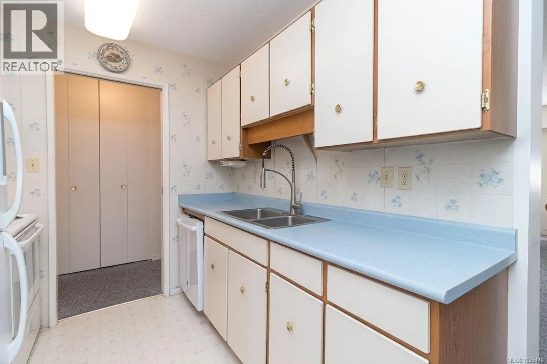 Property at #204 710 LAMPSON ST, Esquimalt, BC