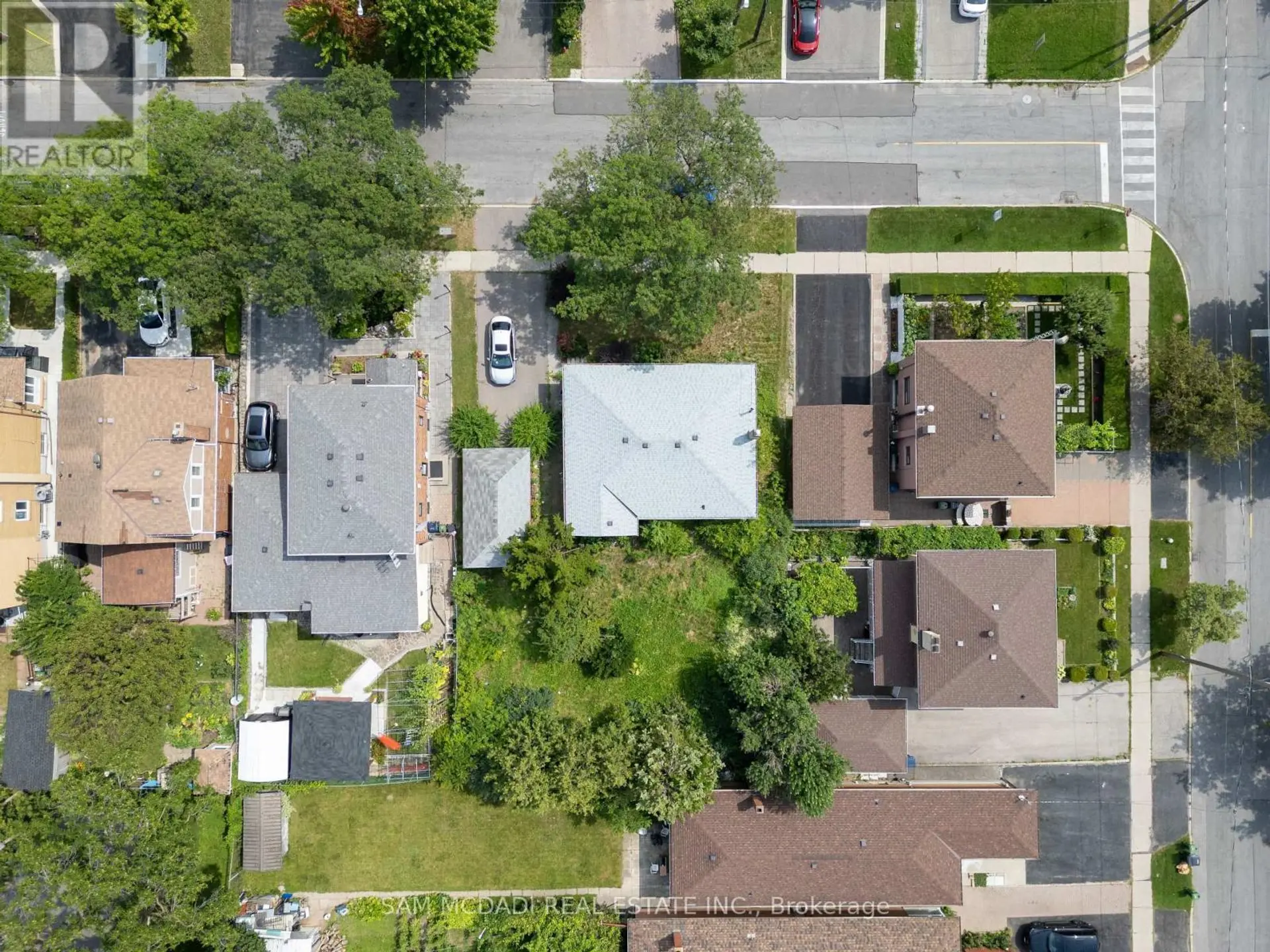 34 HIGHVIEW AVENUE - Image 10