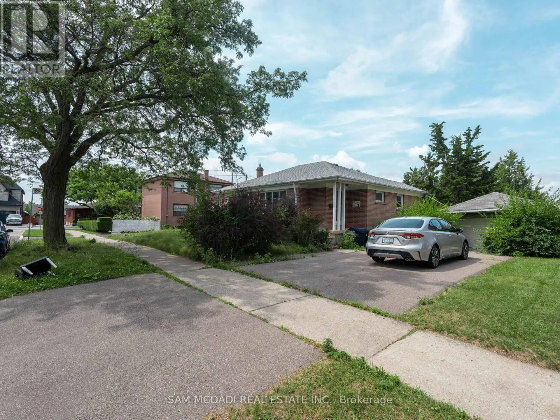 34 HIGHVIEW AVENUE - Image 4