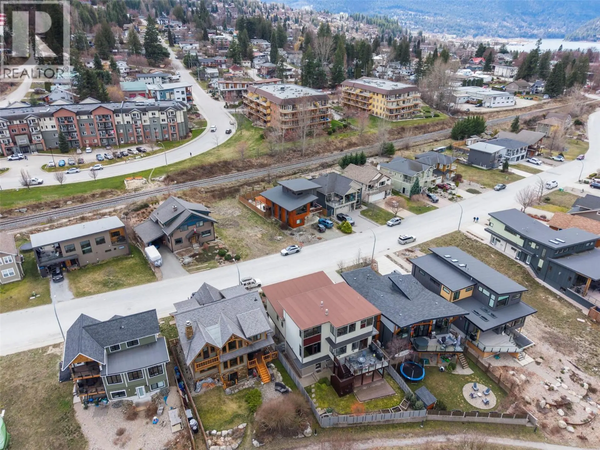 Property at 1002 SPROAT DRIVE, Nelson, BC