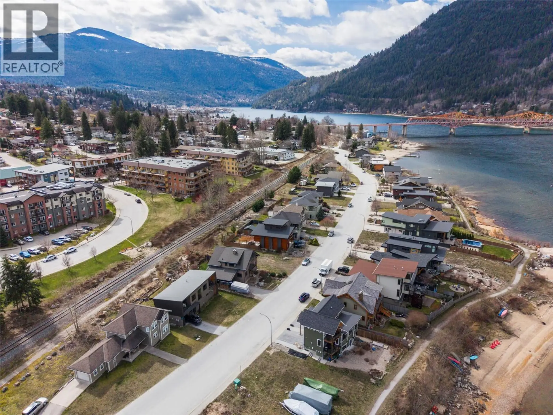 Property at 1002 SPROAT DRIVE, Nelson, BC
