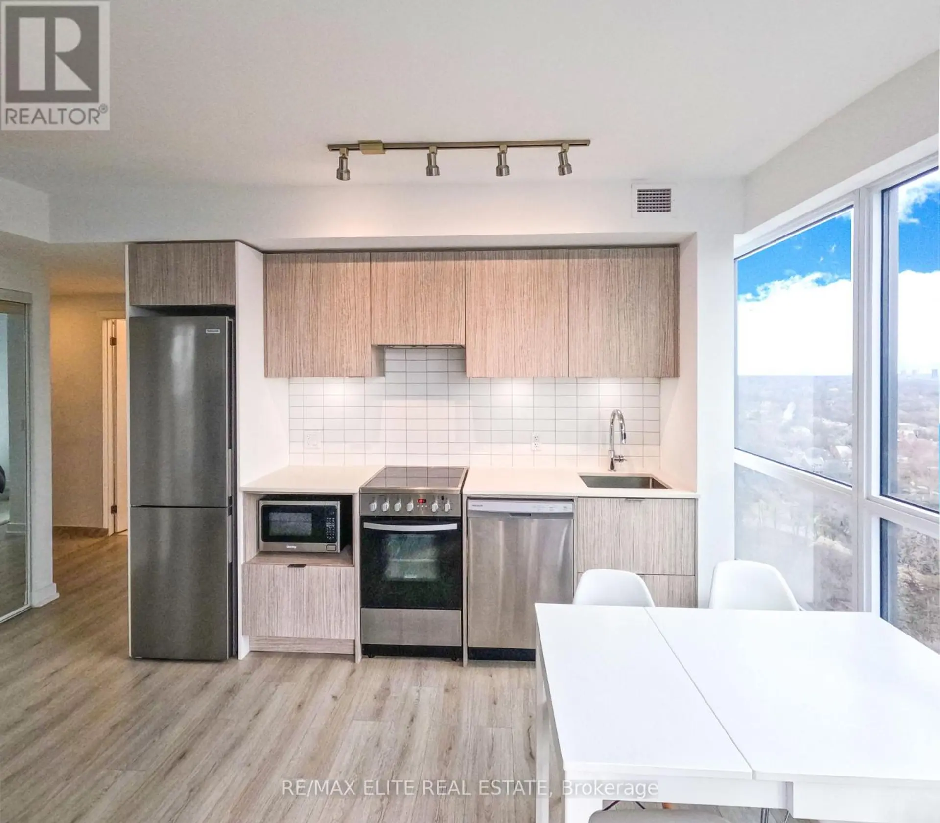 #1711 395 BLOOR STREET E - Image 3