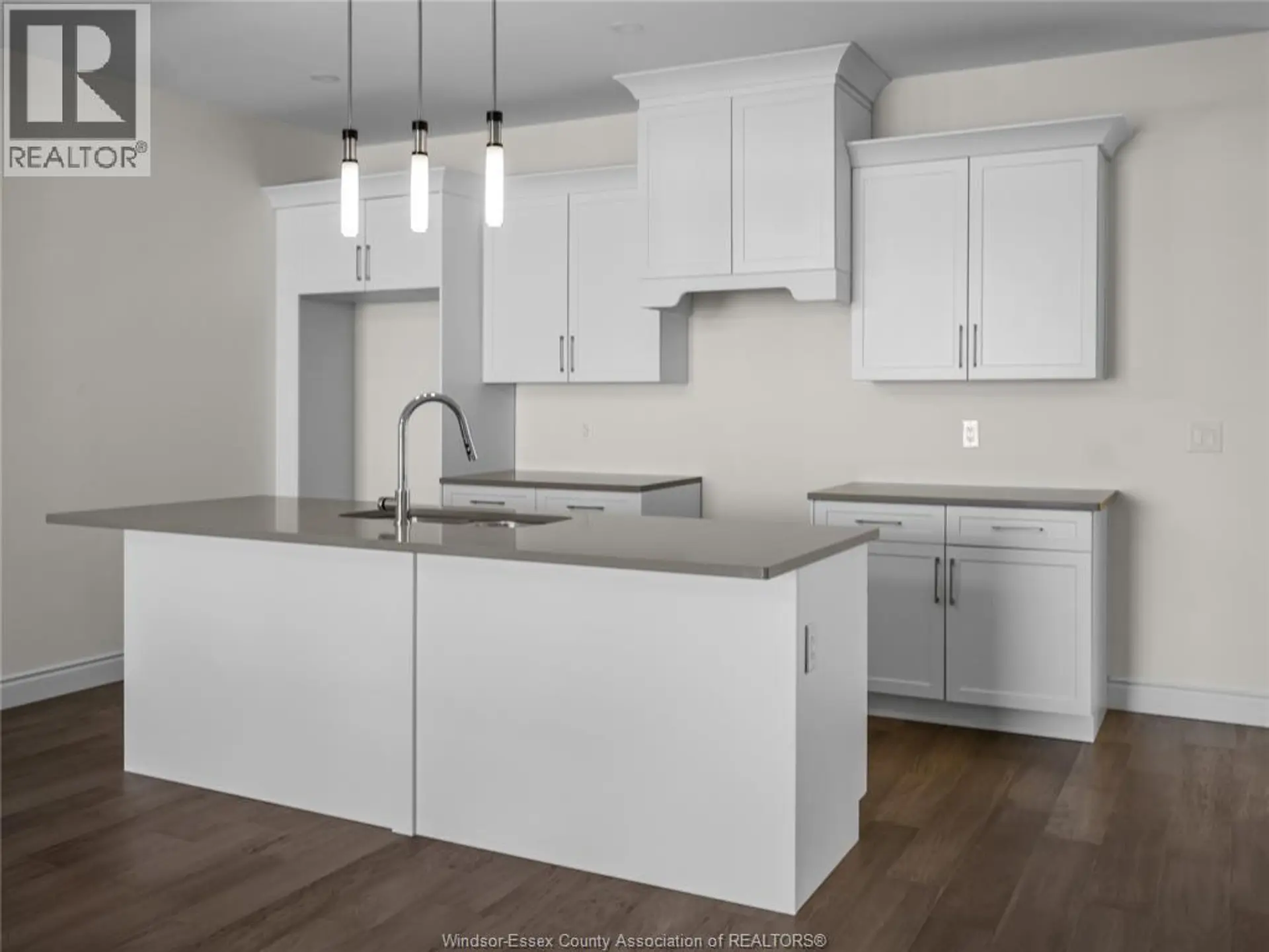218 MCLELLAN AVENUE - Image 2