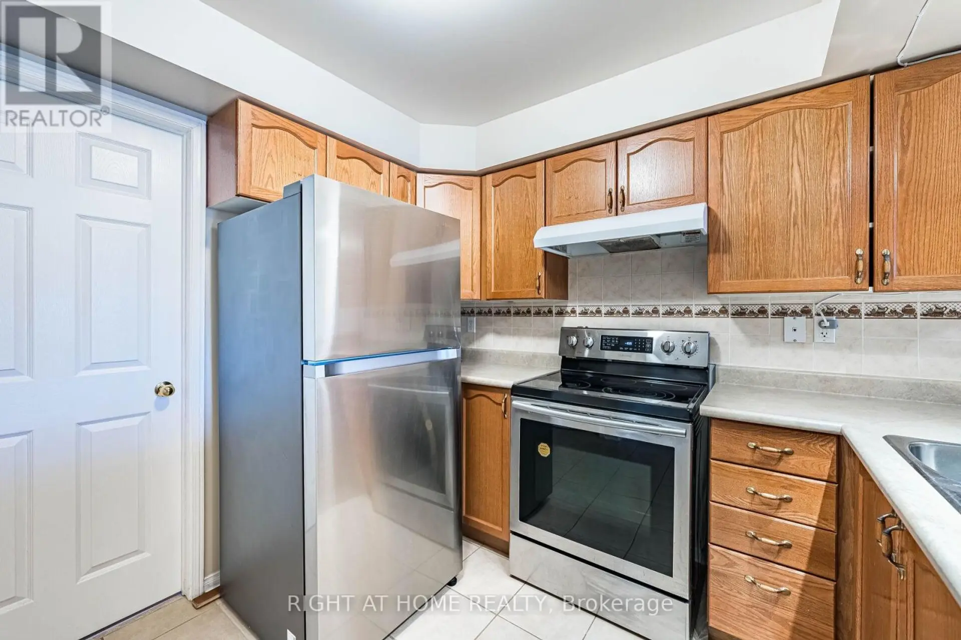 #40 200 MCLEVIN AVENUE - Image 11