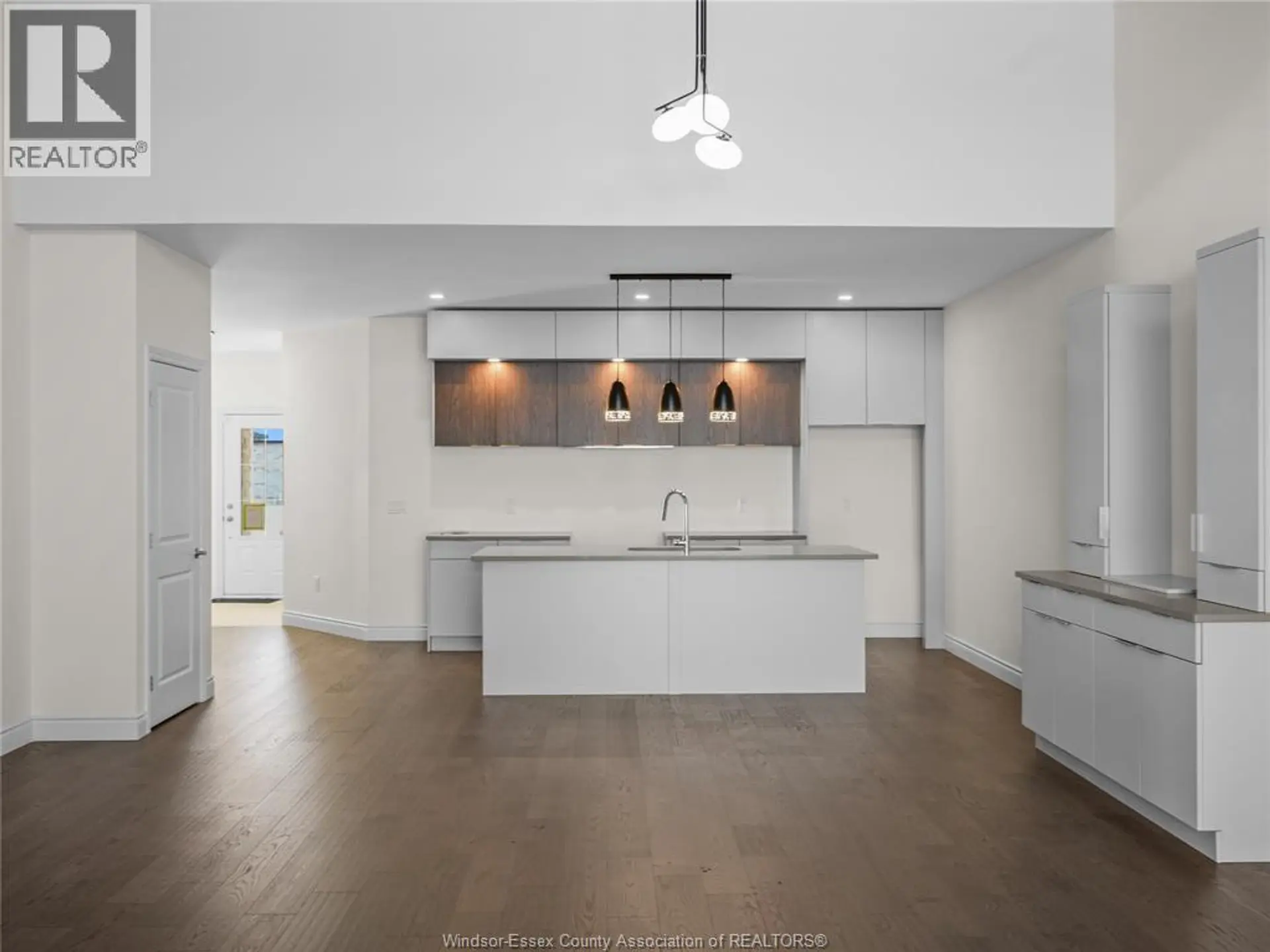 220 MCLELLAN AVENUE - Image 4