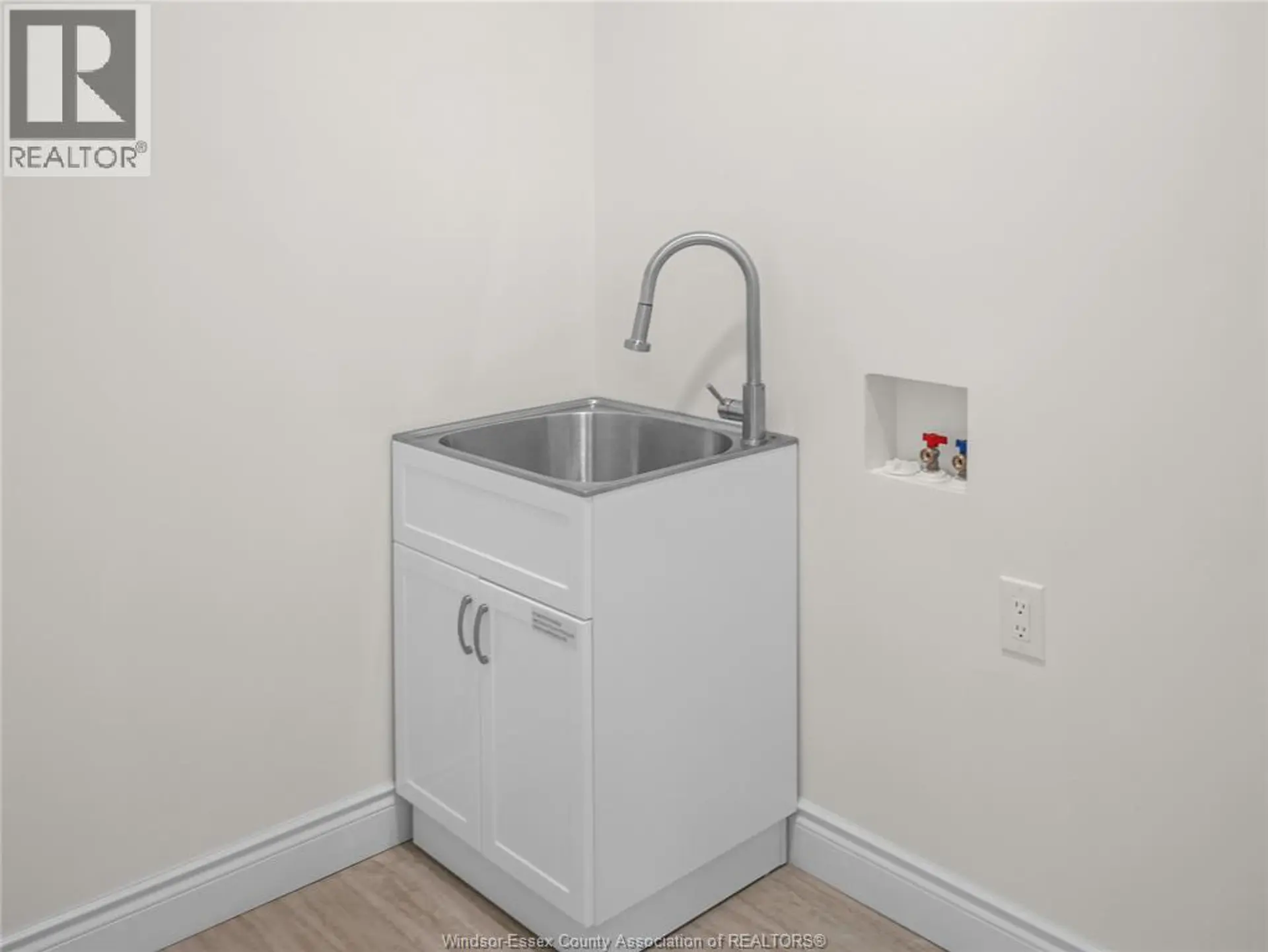 220 MCLELLAN AVENUE - Image 12
