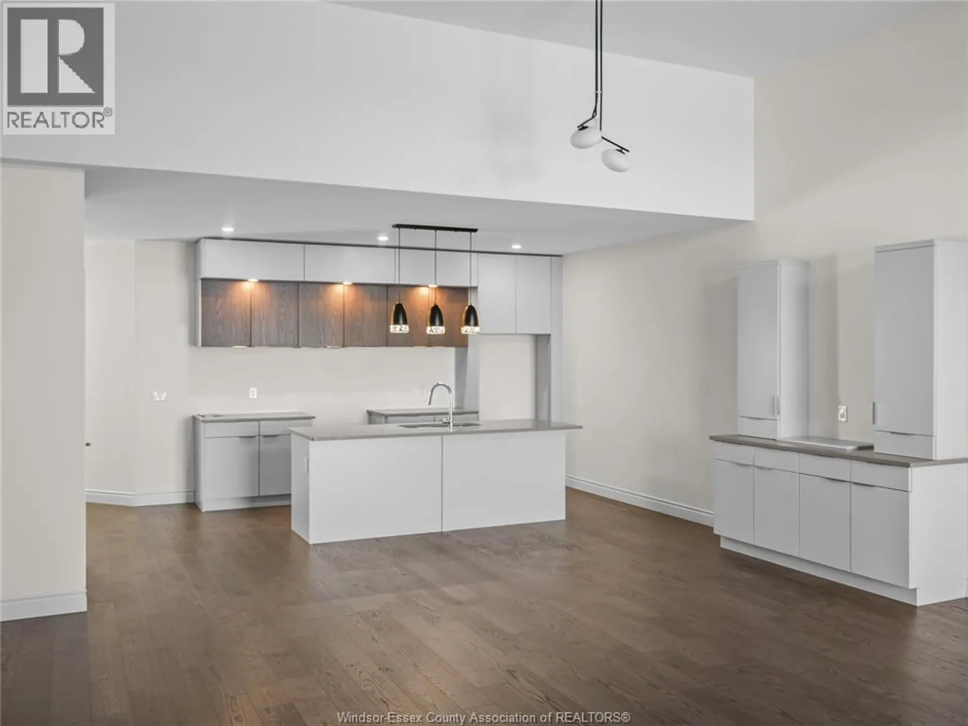 220 MCLELLAN AVENUE - Image 3