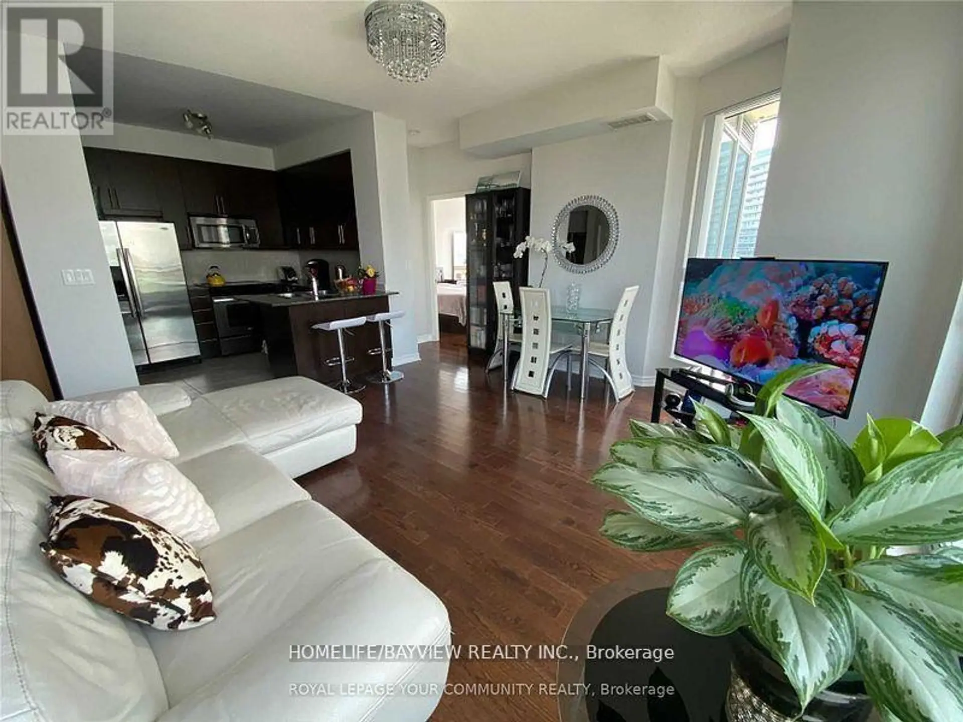 #1910 18 HOLMES AVENUE - Image 2