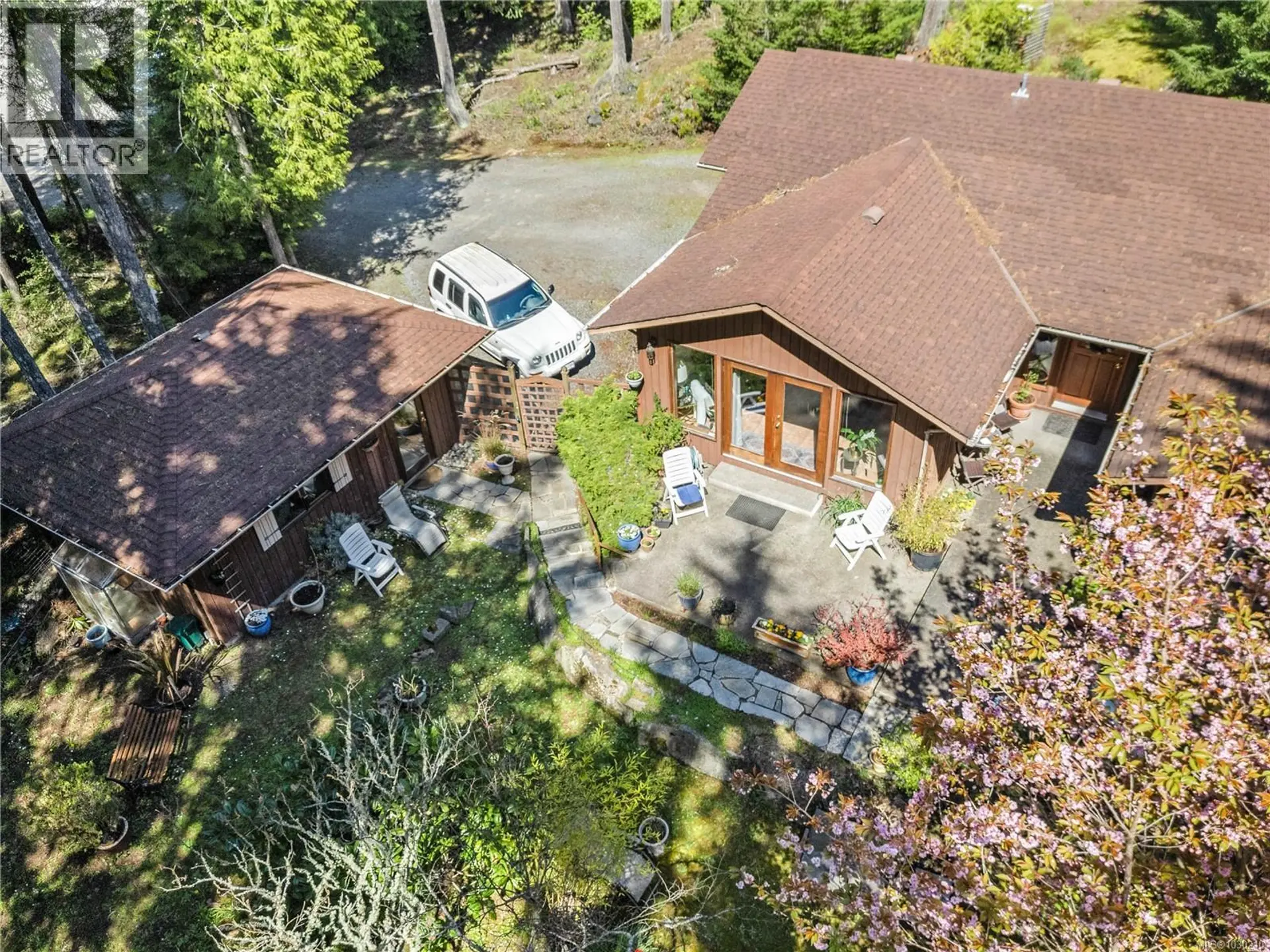 Property at 112 Cairns Pl, Salt Spring, BC