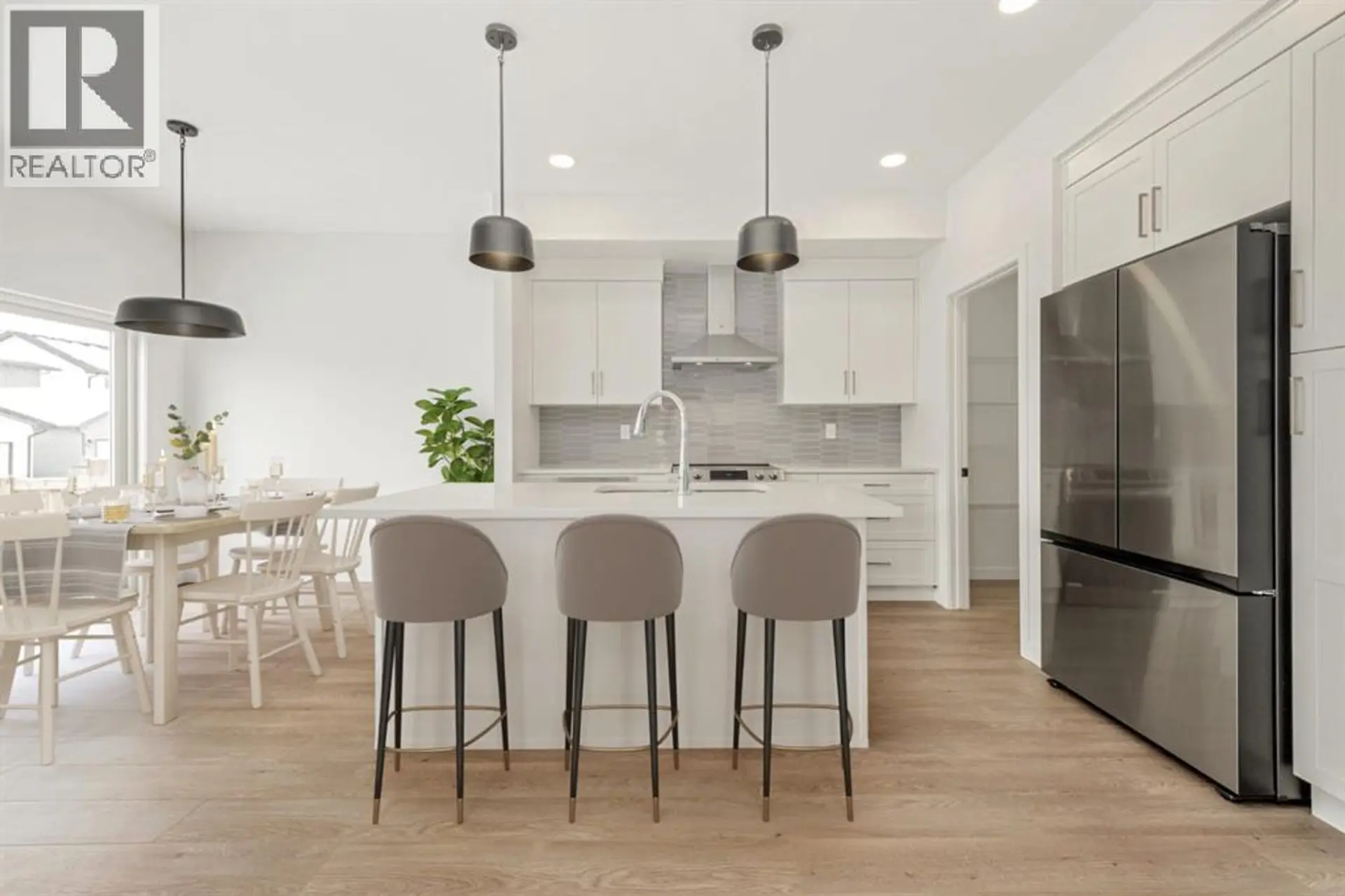 82 MINERS ROAD W - Image 1