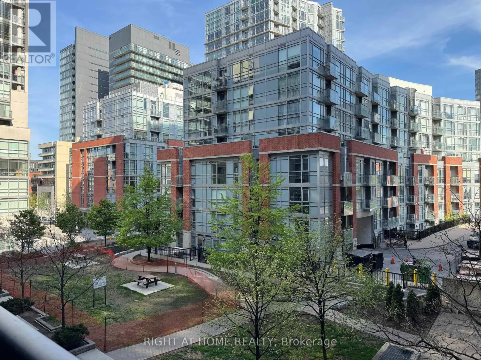 #317 68 ABELL STREET - Image 1