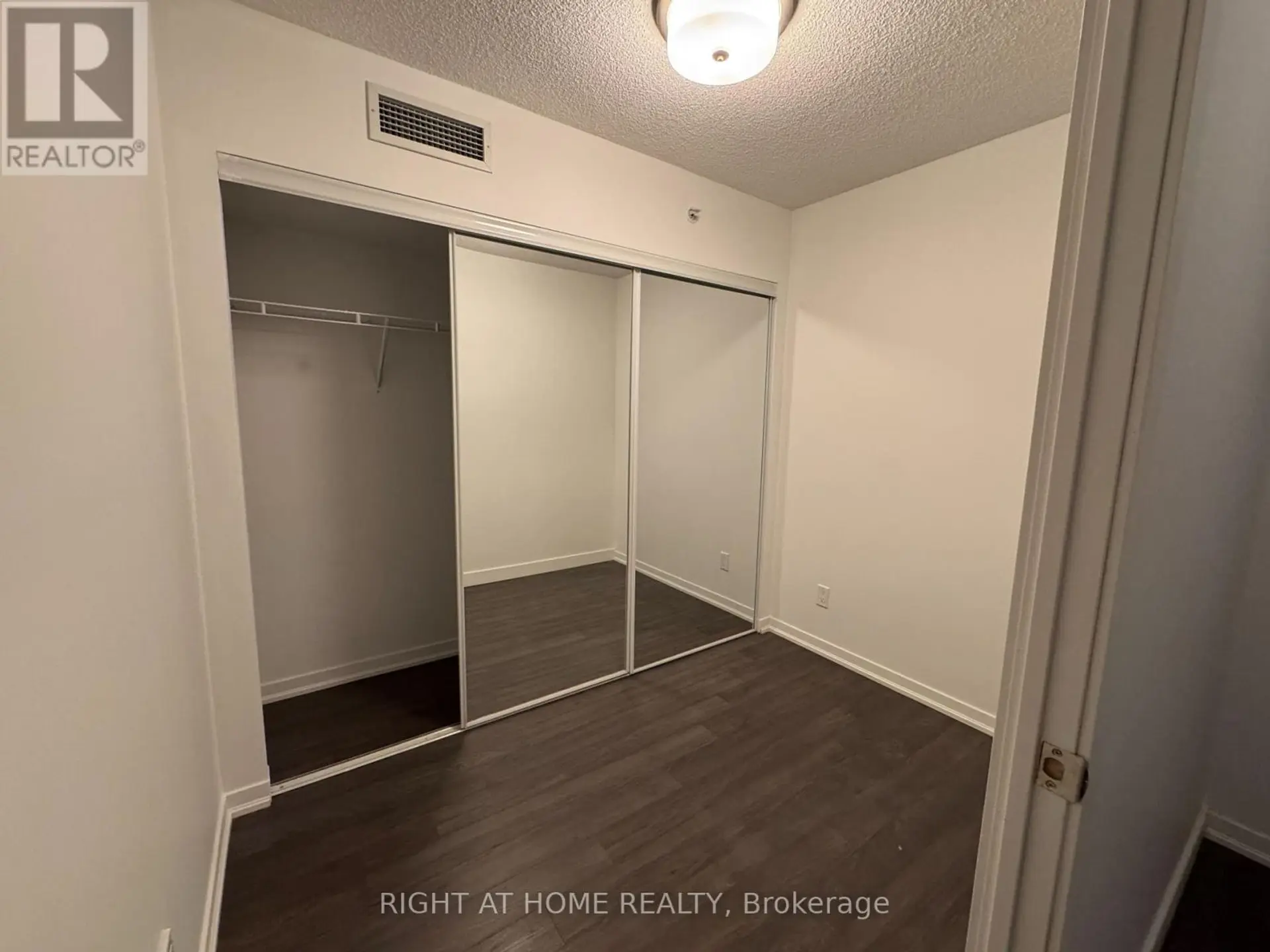 #317 68 ABELL STREET - Image 5