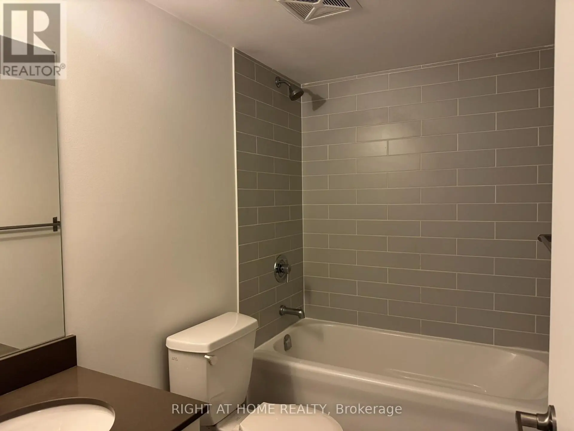 #317 68 ABELL STREET - Image 6