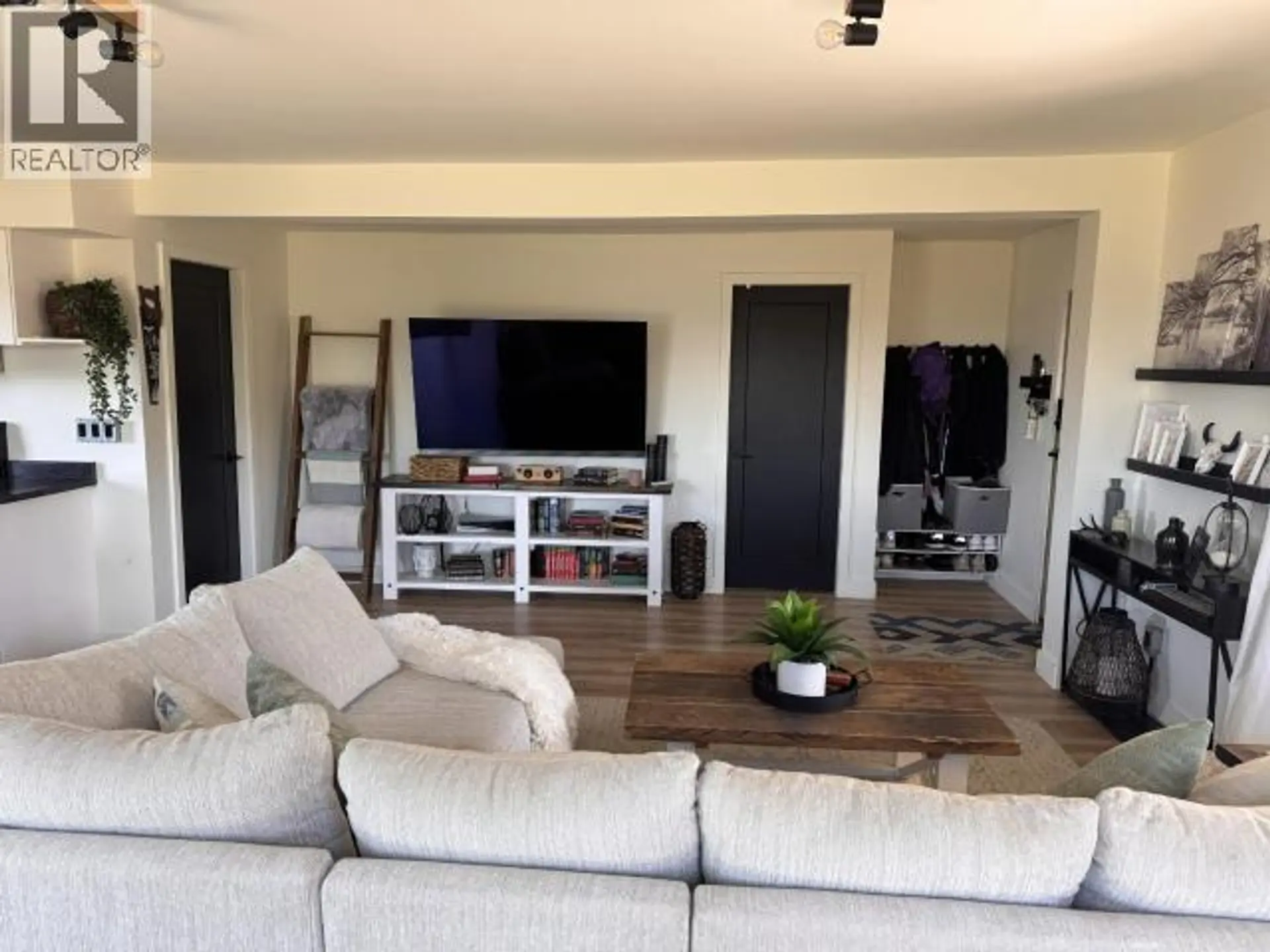 Property at 6928 QUESNEL STREET, Powell River, BC