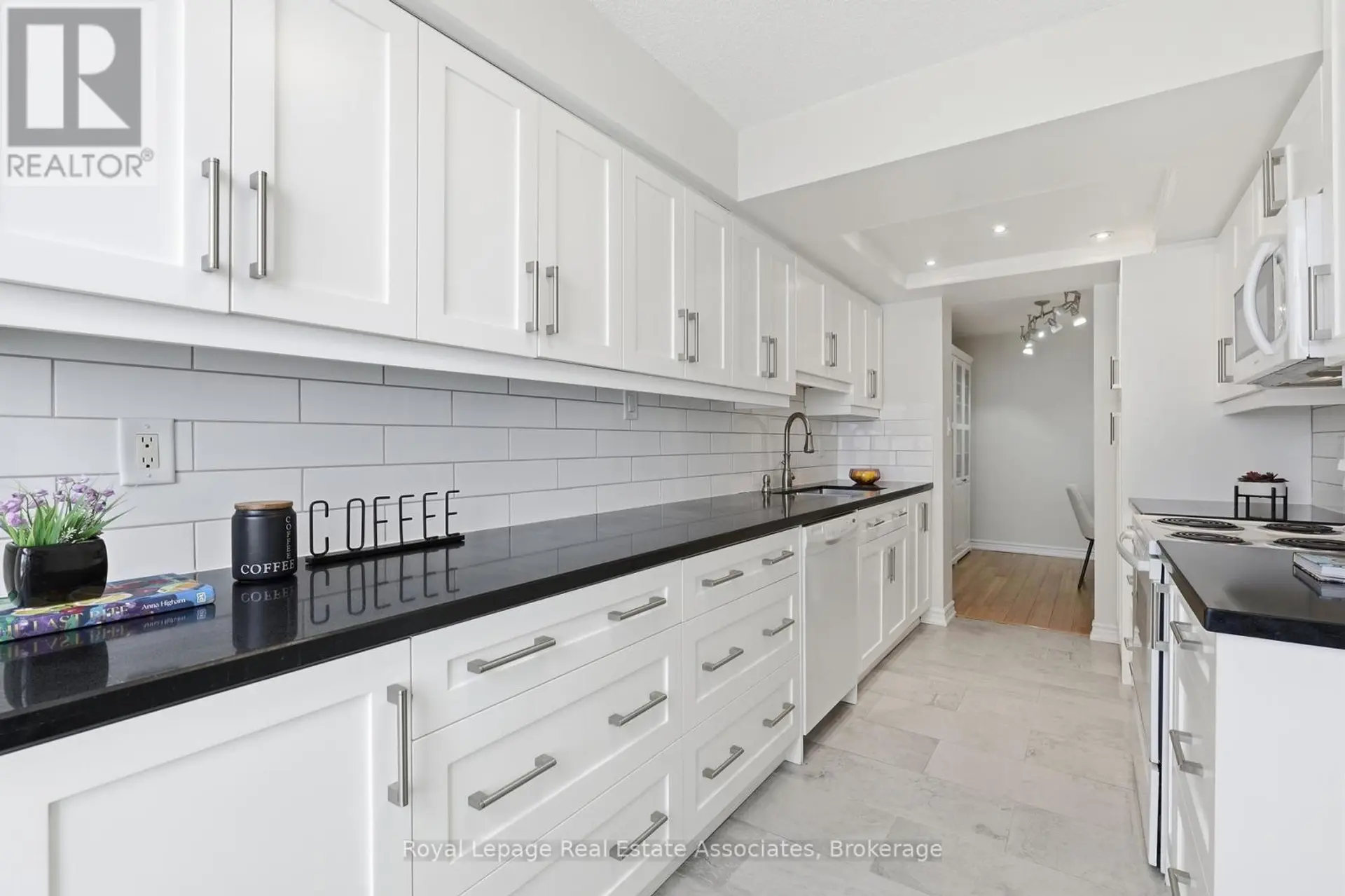 #1401 10 MALTA AVENUE - Image 2