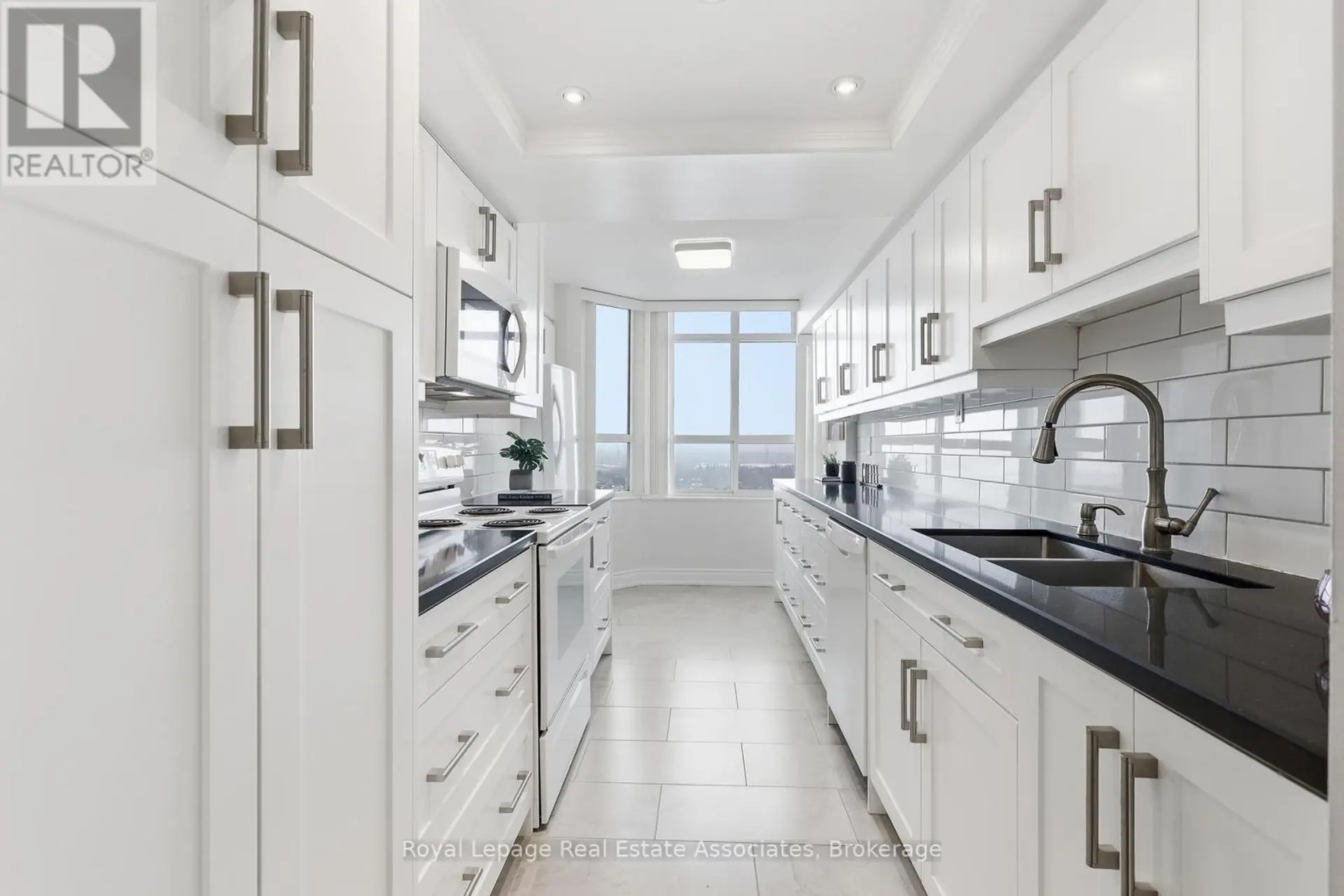 #1401 10 MALTA AVENUE - Image 3