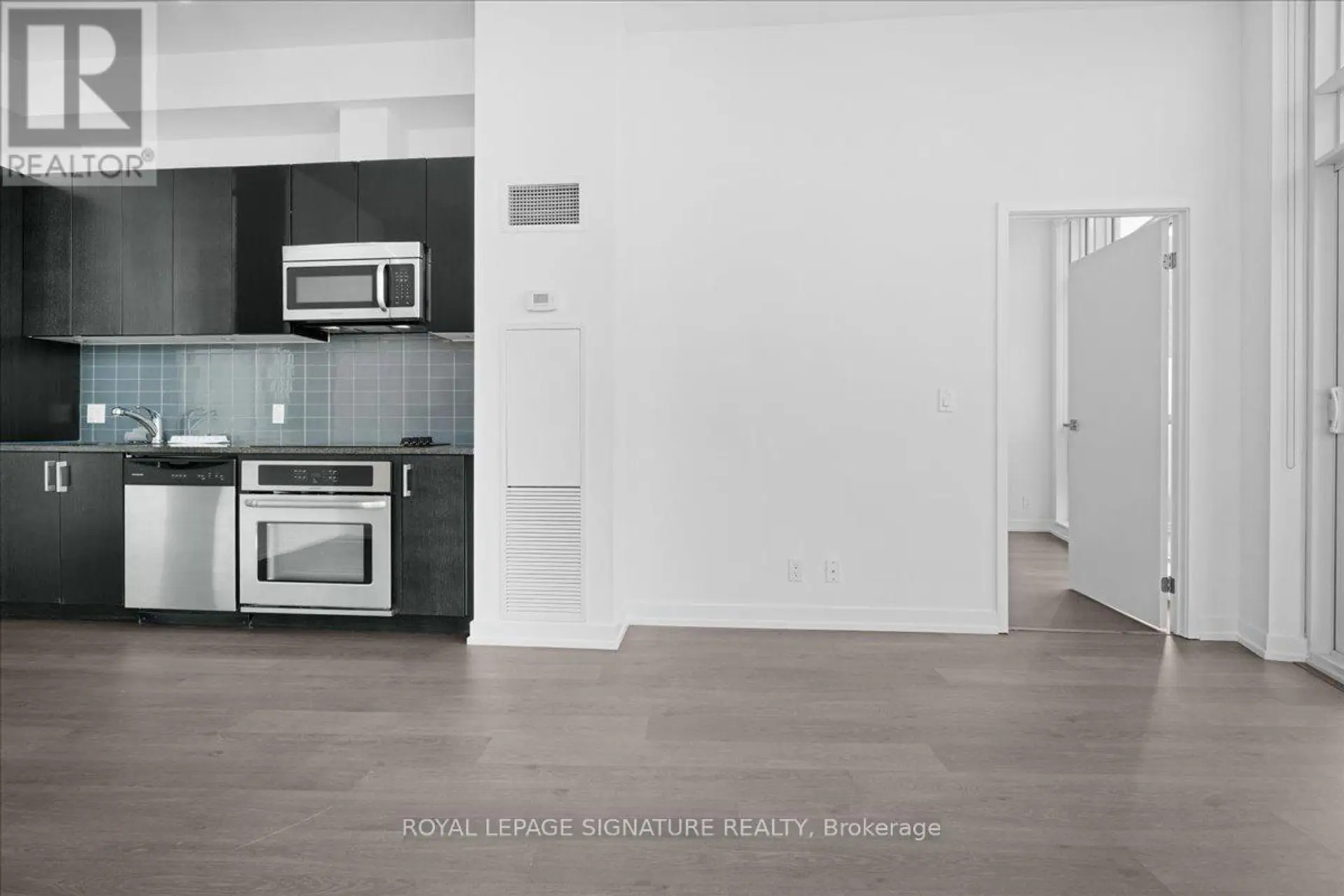 #3314 98 LILLIAN STREET - Image 8