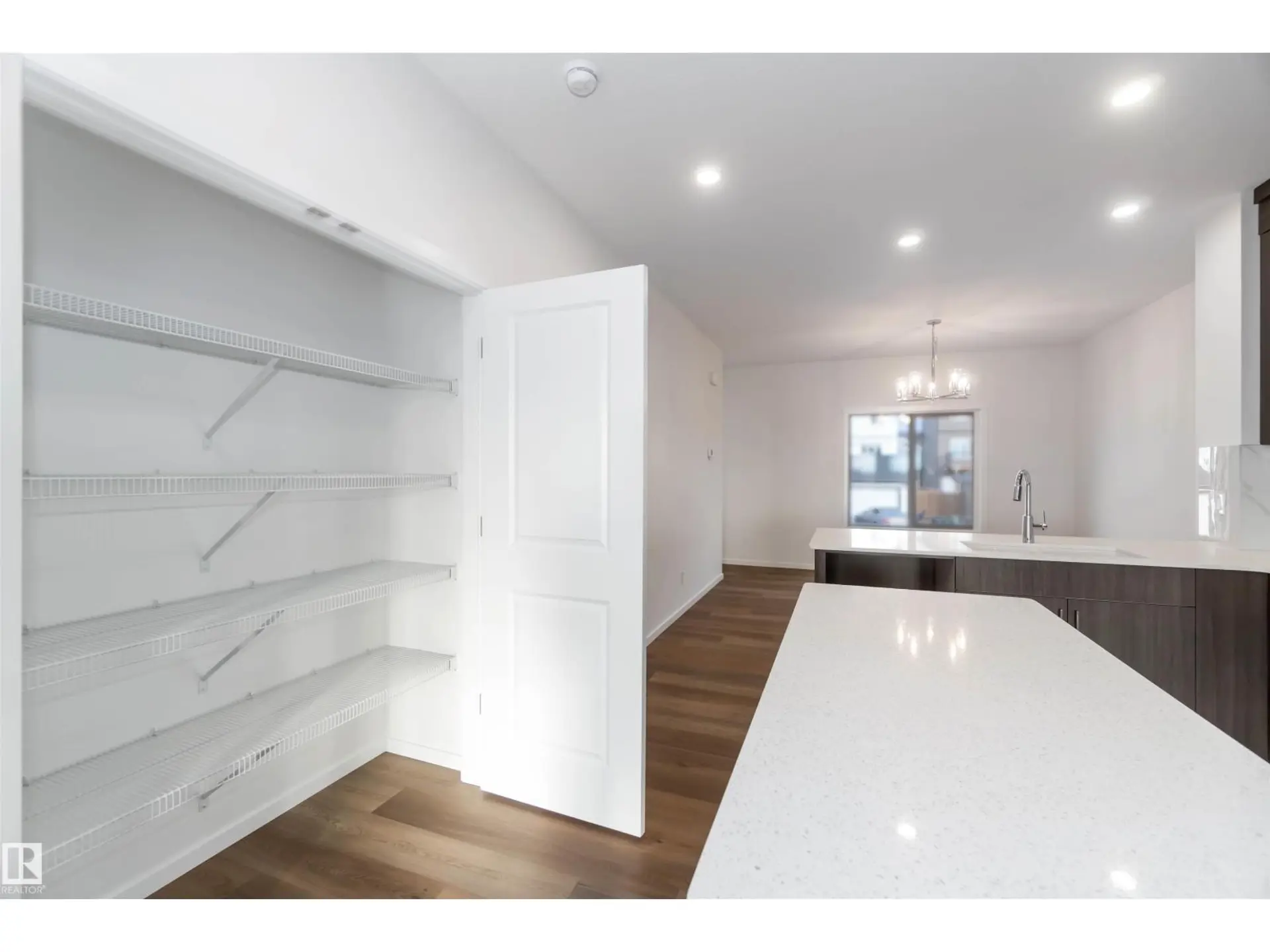 5452 HAWTHORN RU SW - Image 9