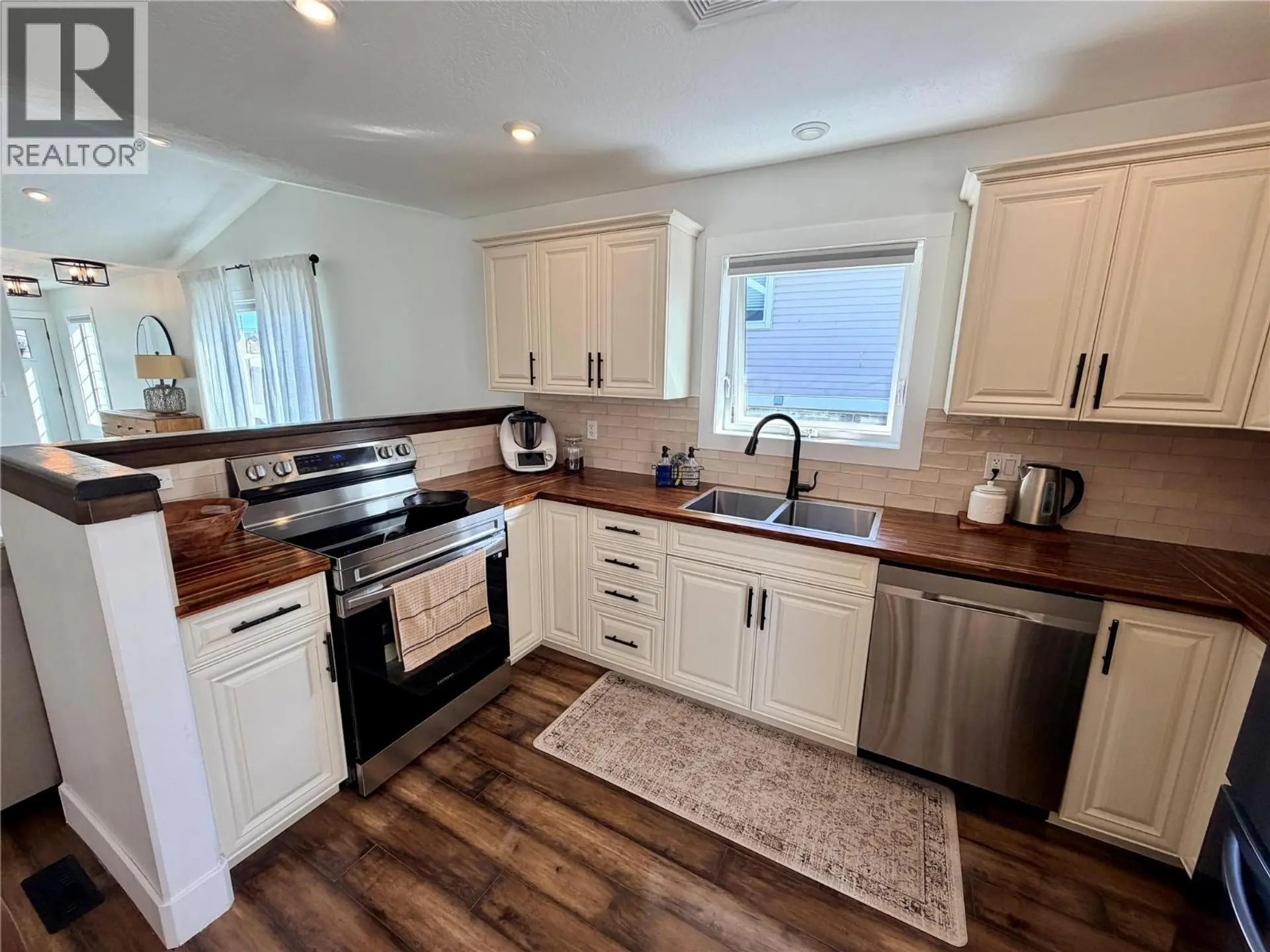 Property at 1327 101 AVENUE, Dawson Creek, BC