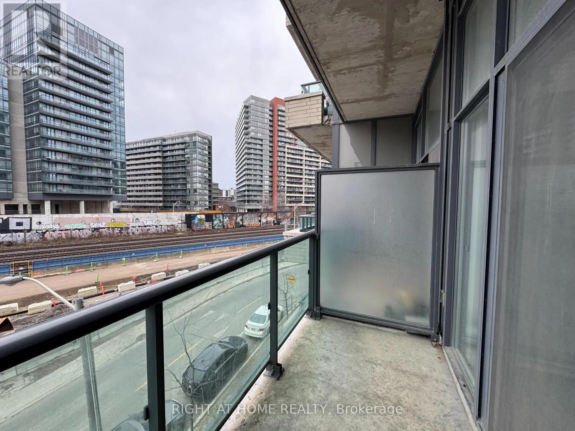 #321 36 LISGAR STREET - Image 7