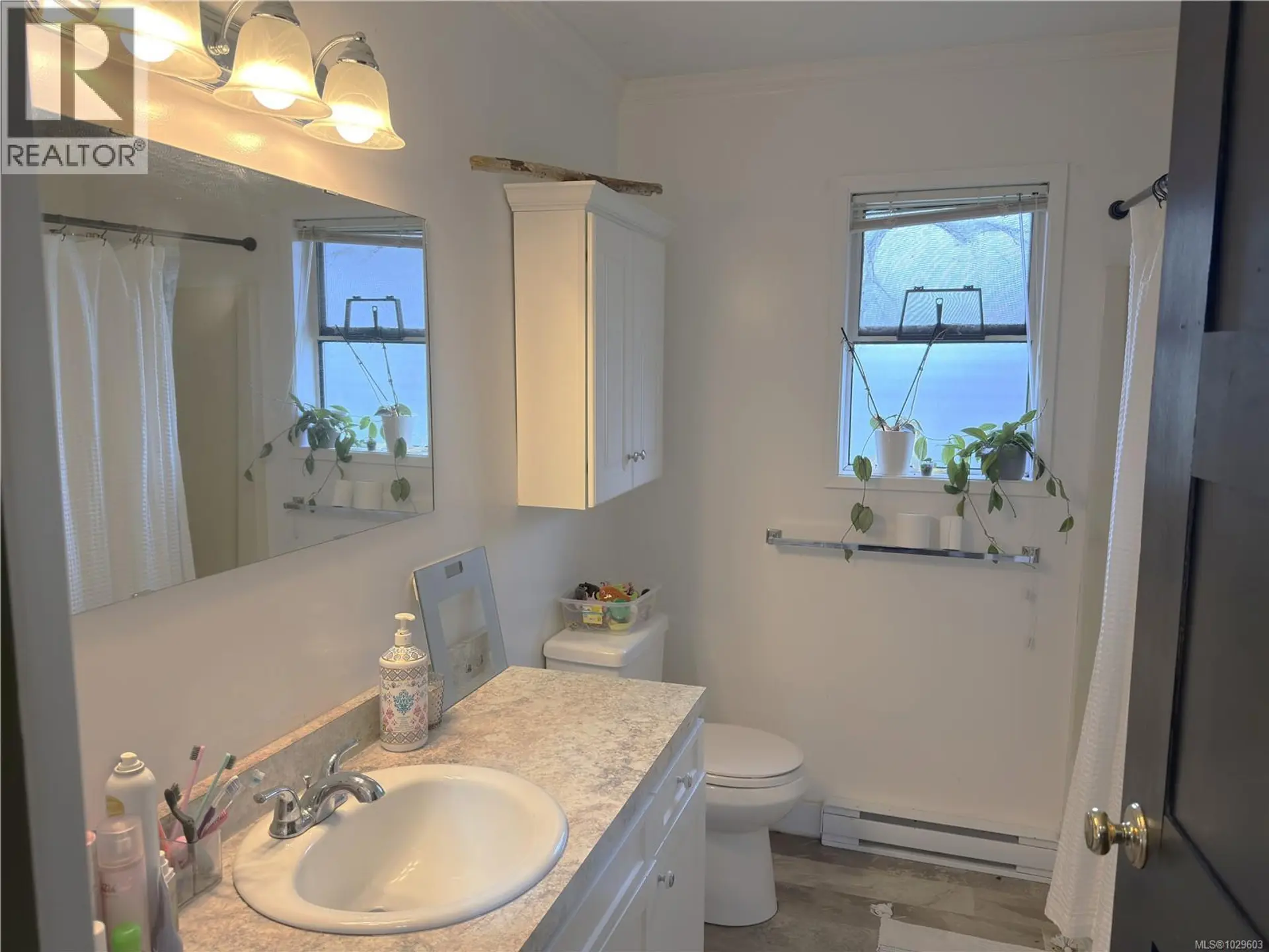 Property at 693 WEDGEWOOD CRES, Parksville, BC