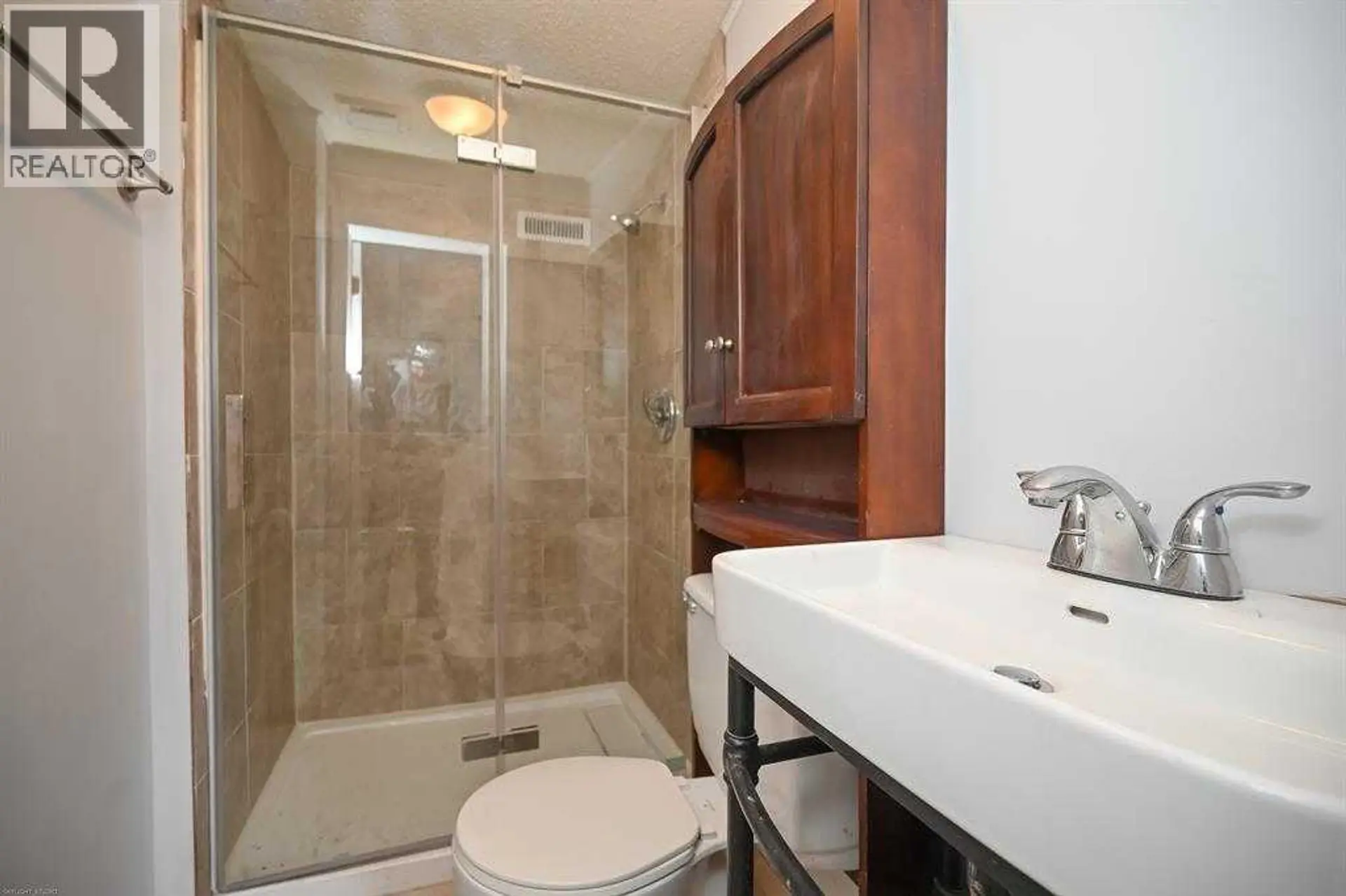 1024 18 AVENUE SE - Image 17