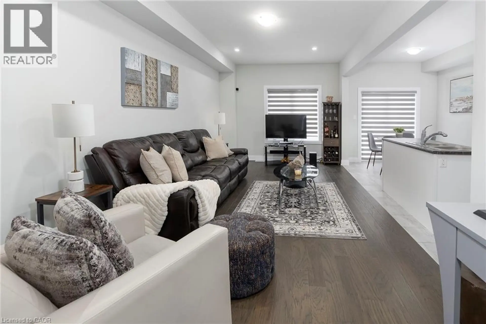 #42 520 GREY STREET - Image 5