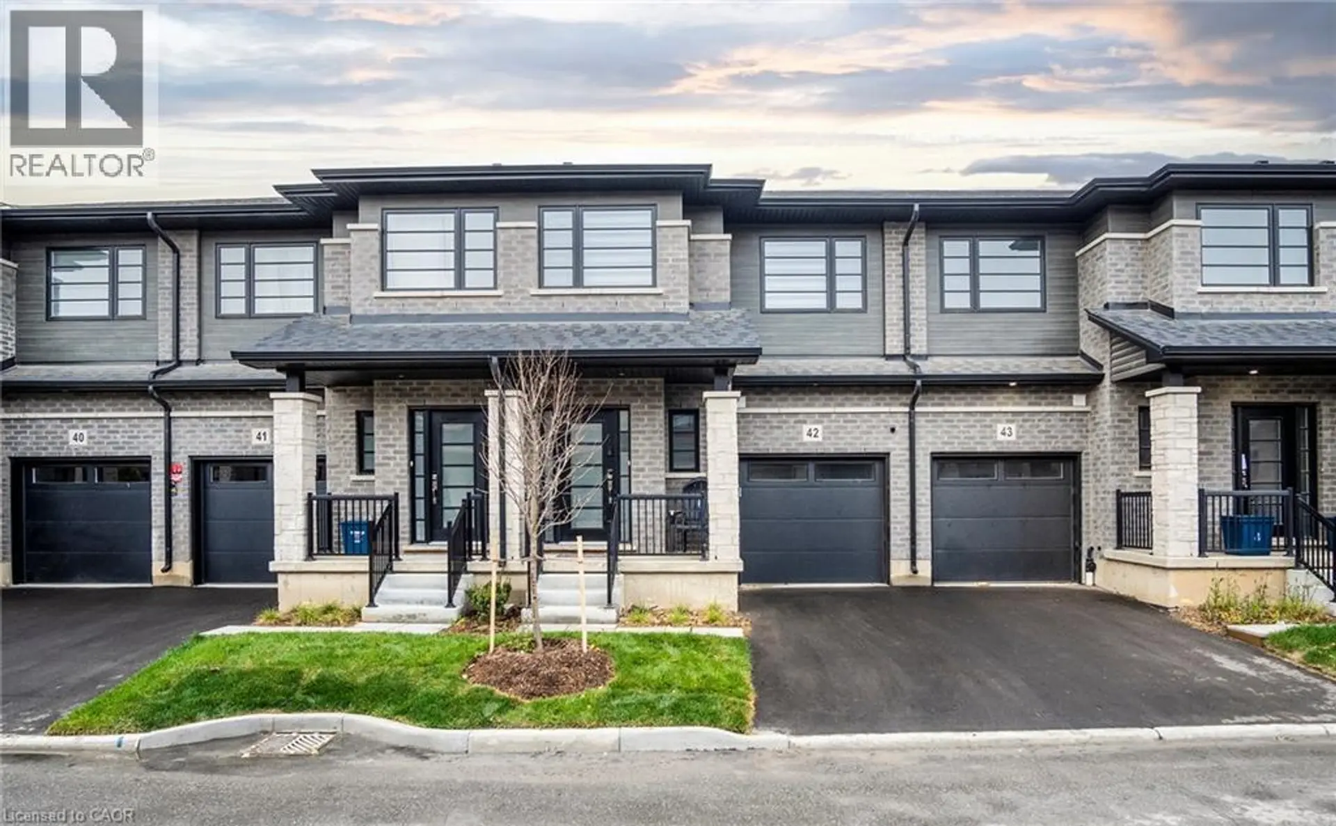 #42 520 GREY STREET - Image 1