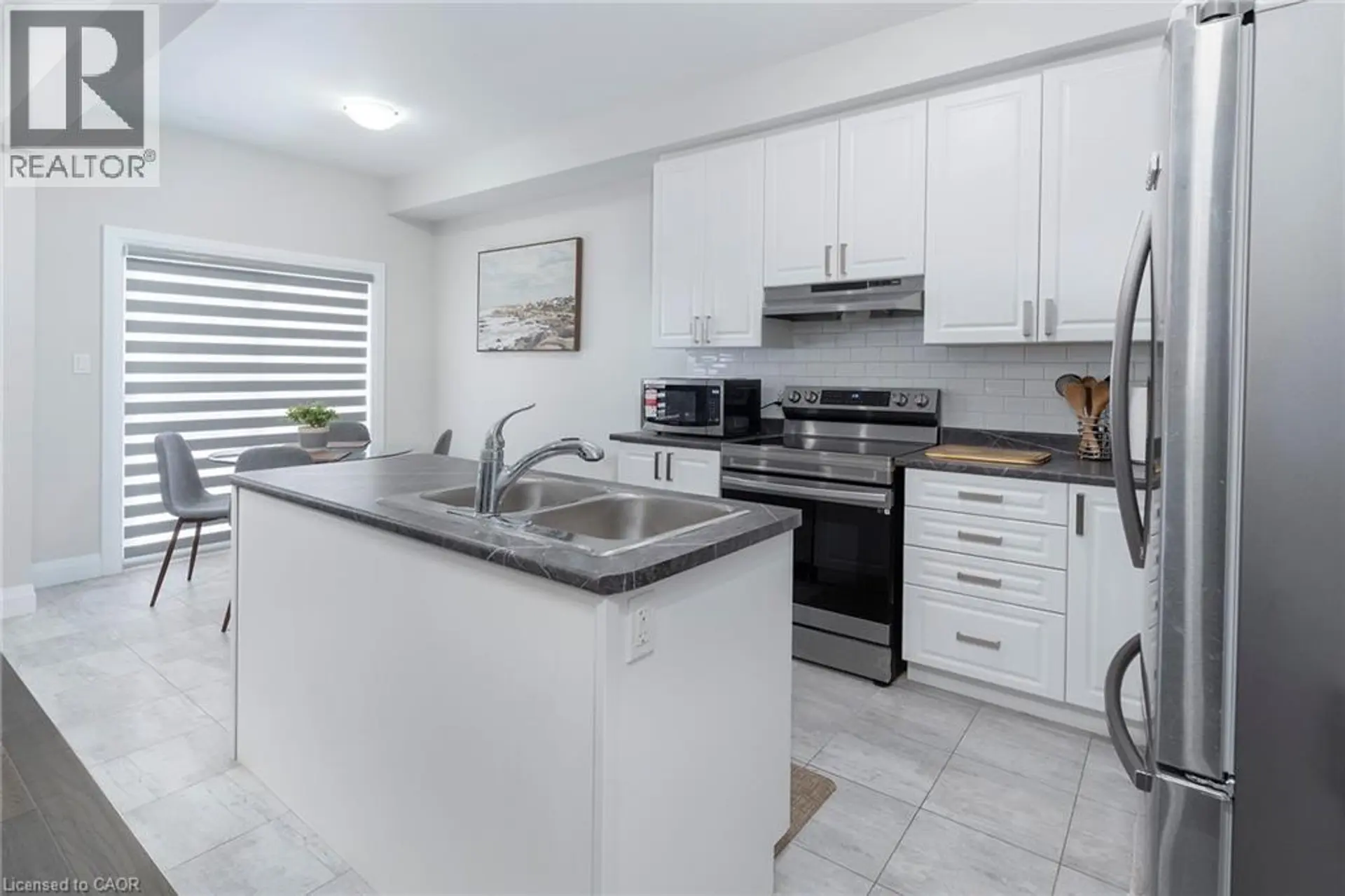 #42 520 GREY STREET - Image 10