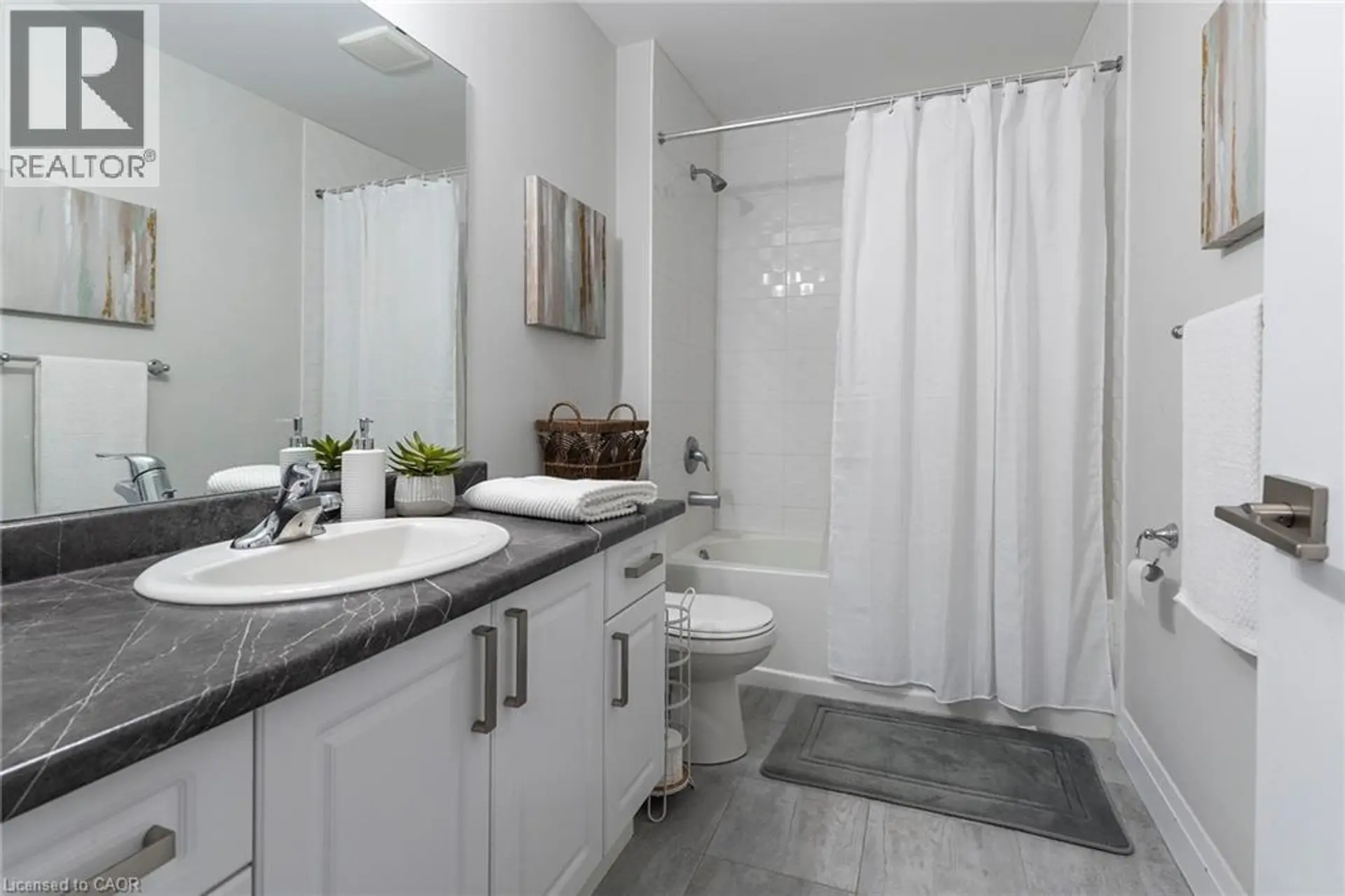 #42 520 GREY STREET - Image 16
