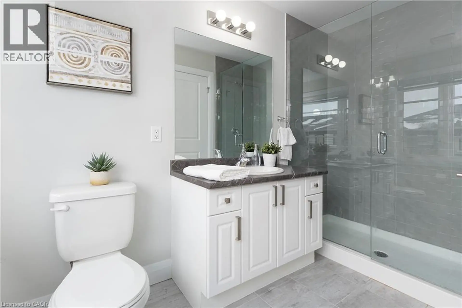 #42 520 GREY STREET - Image 13