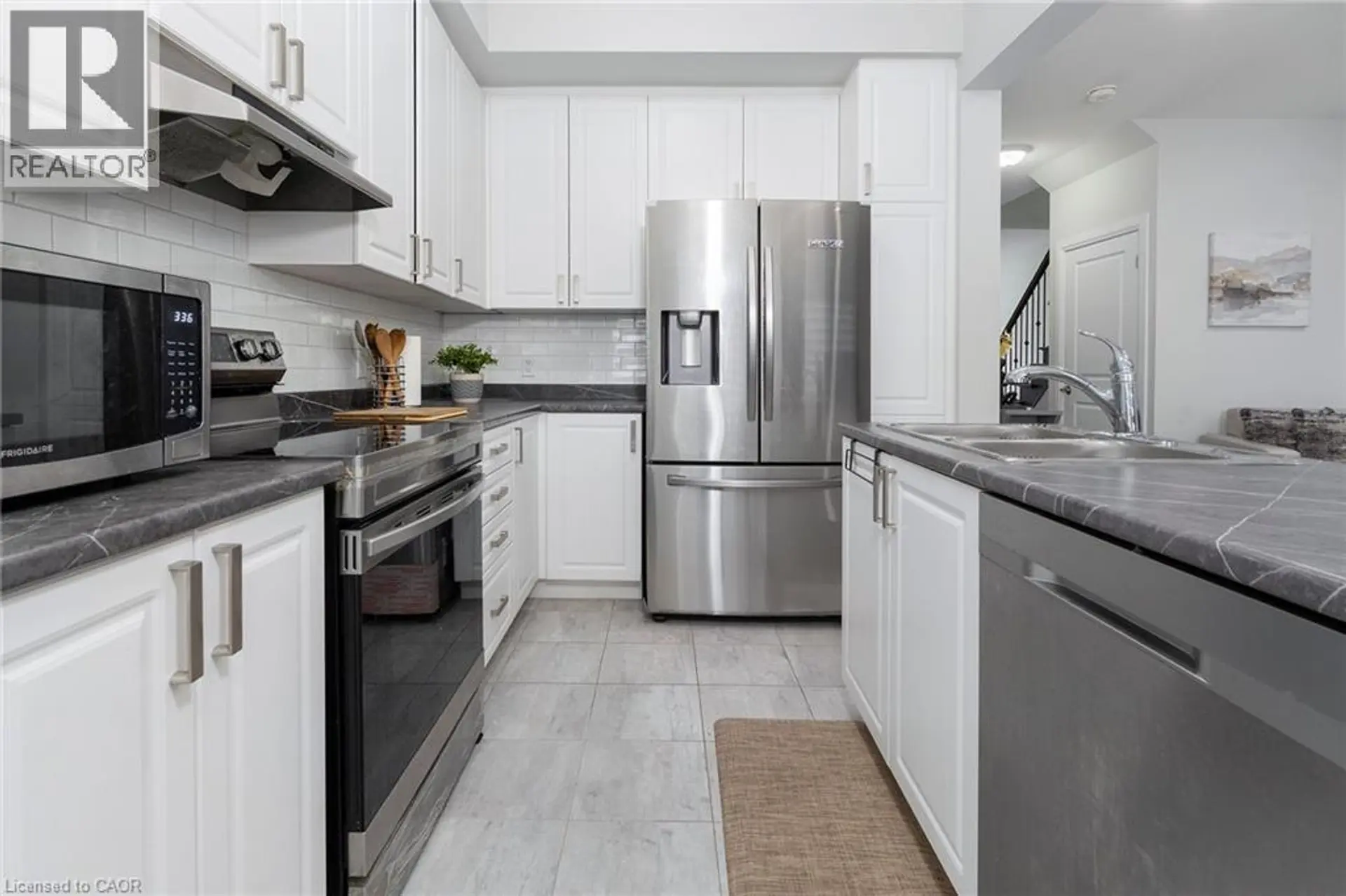 #42 520 GREY STREET - Image 9