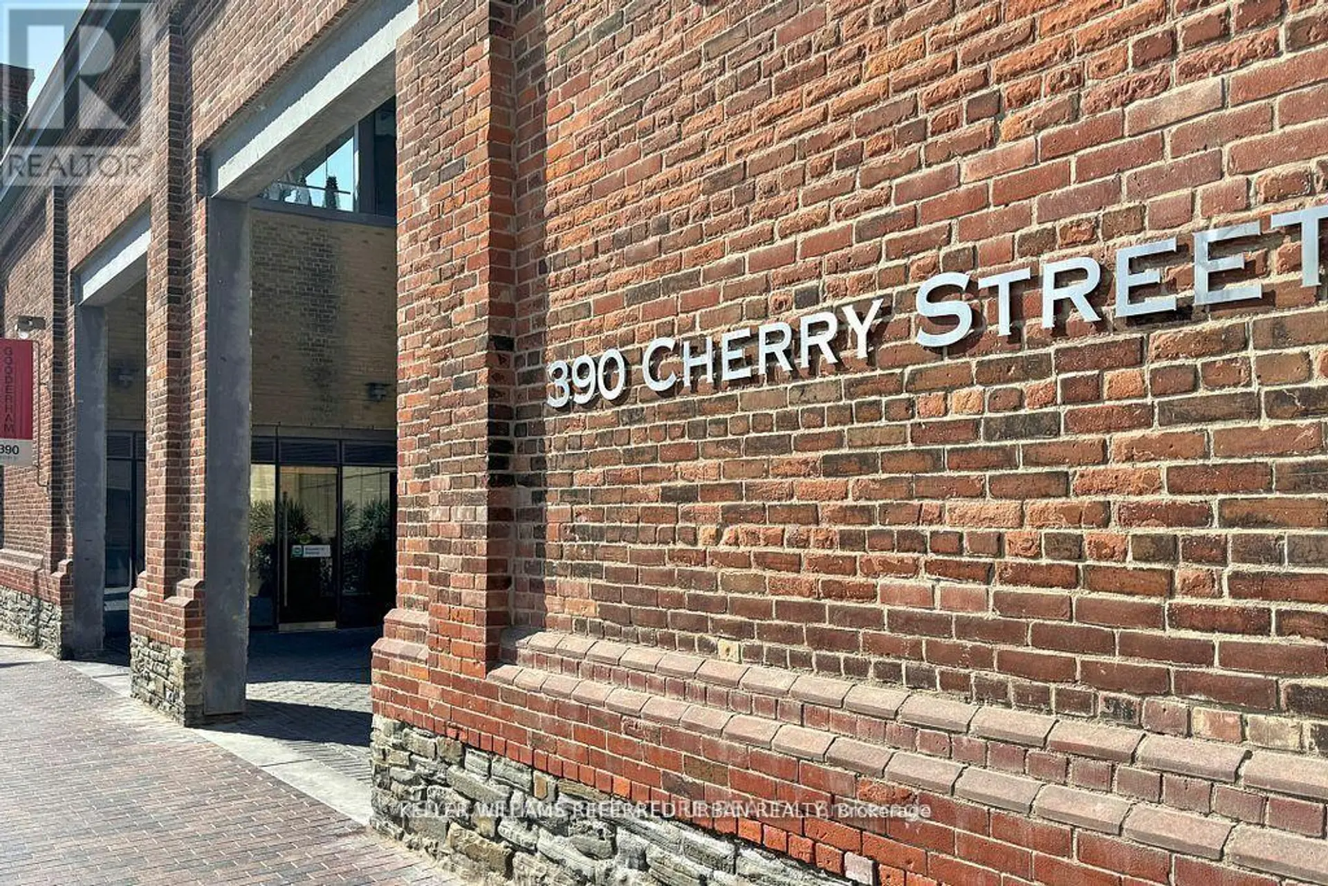 #204 390 CHERRY STREET - Image 4