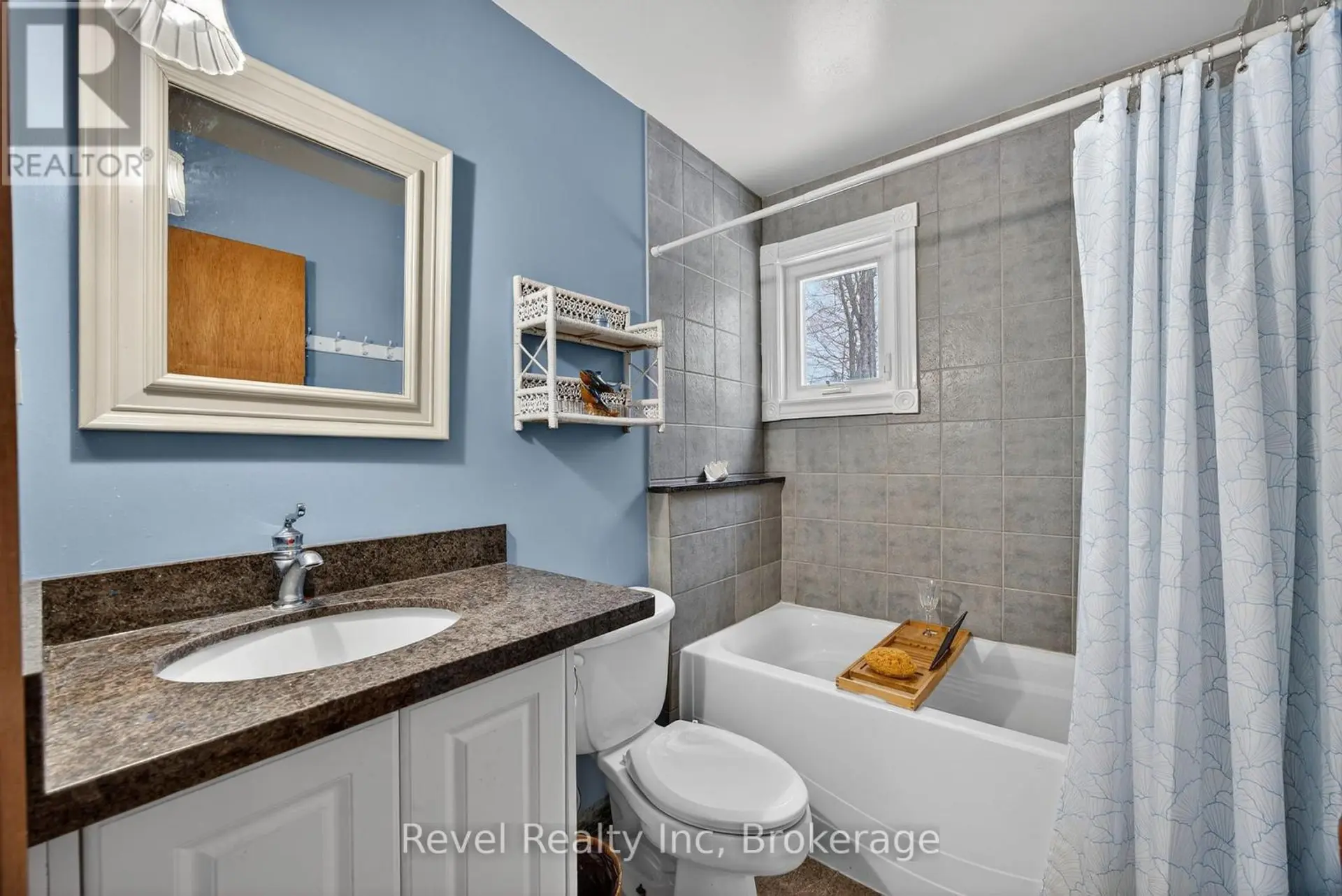 8 MANITOU CRESCENT - Image 11