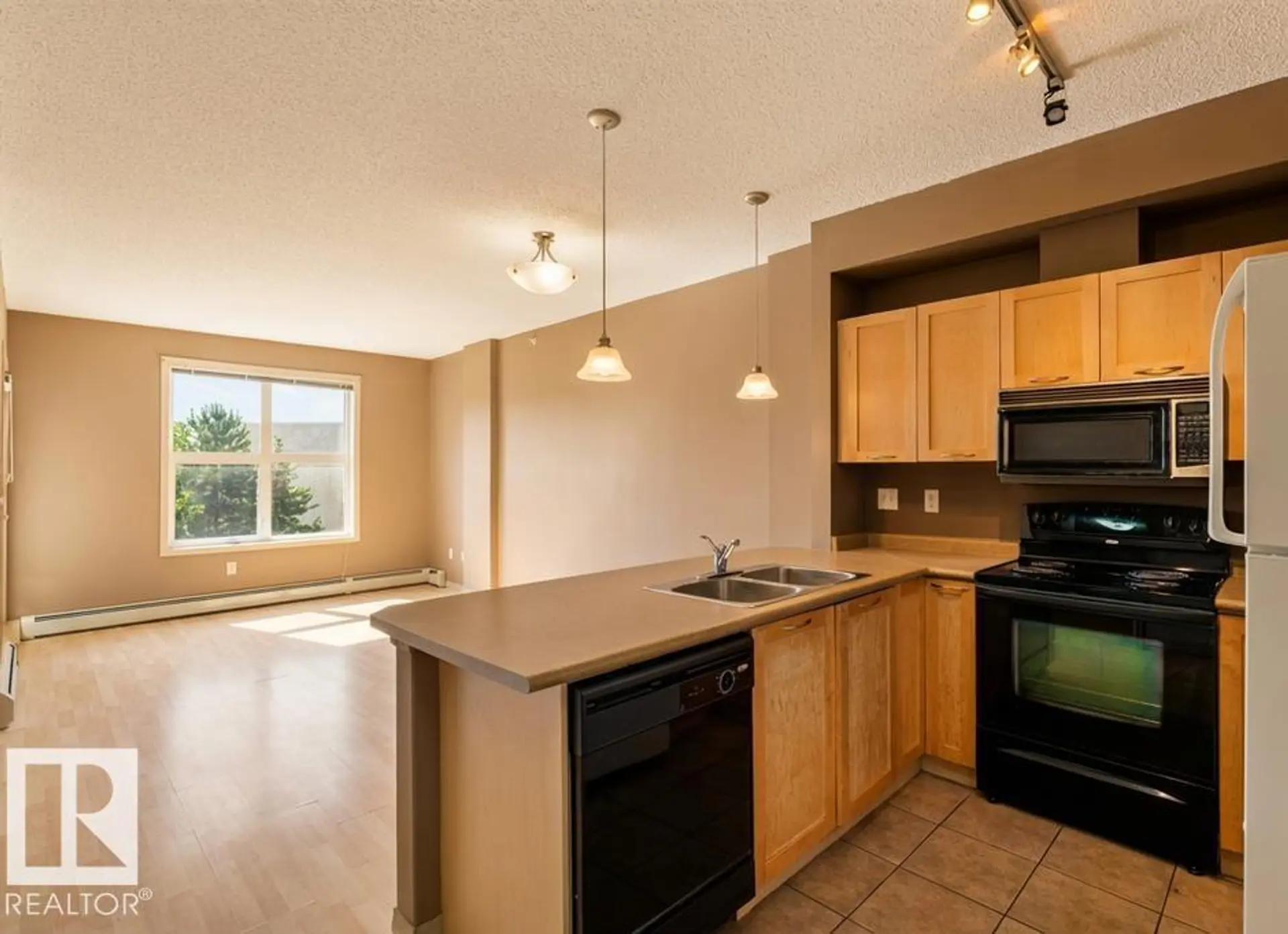 #1-204 4245 139 AV NW - Image 4