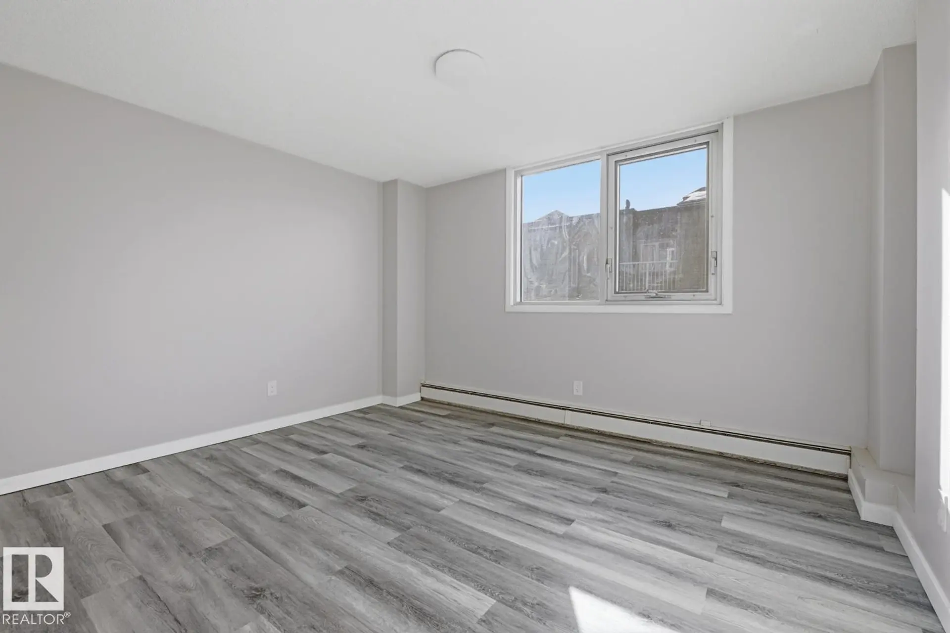 #307 10160 116 ST NW - Image 16