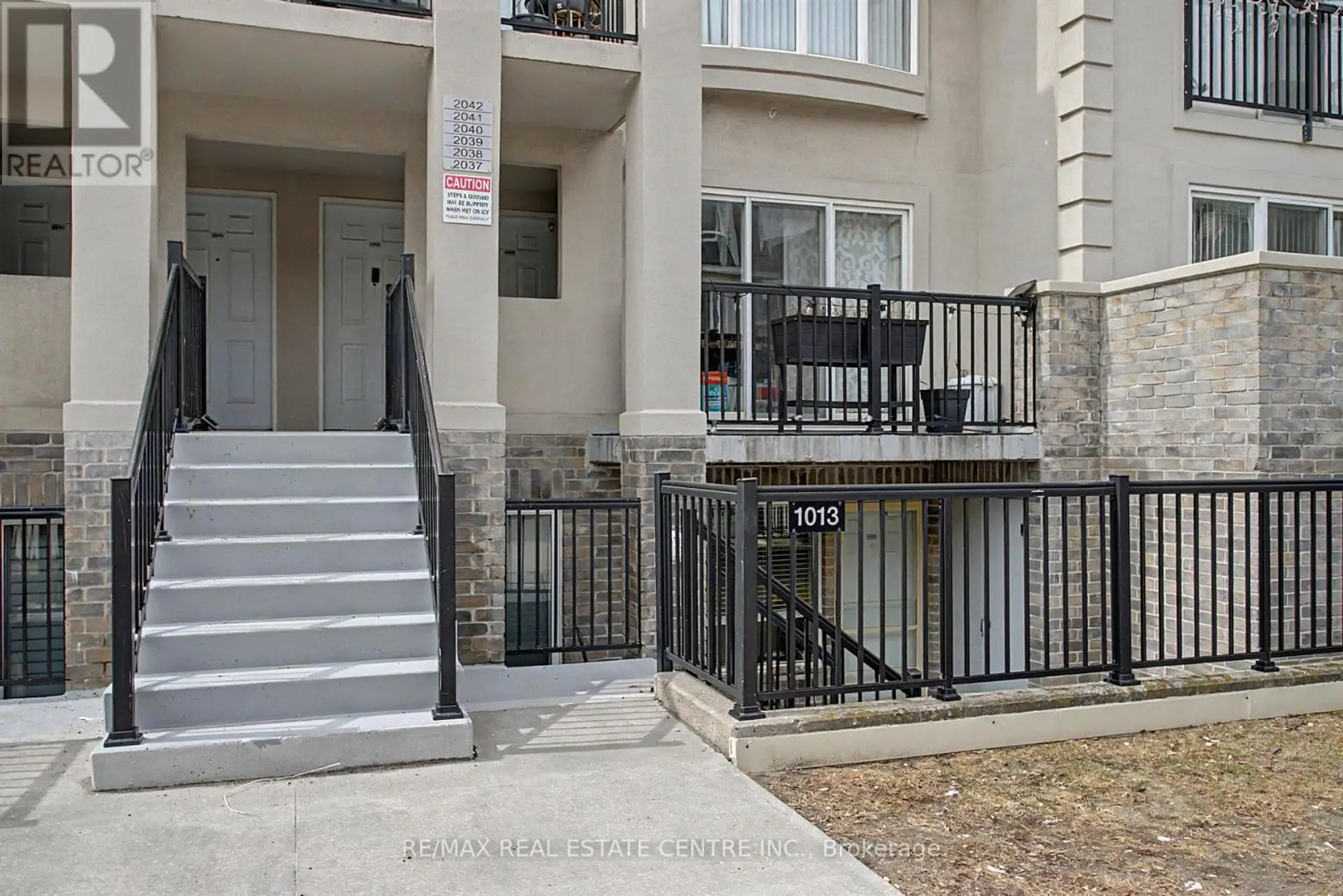 #1013 85 GEORGE APPLETON WAY - Image 2