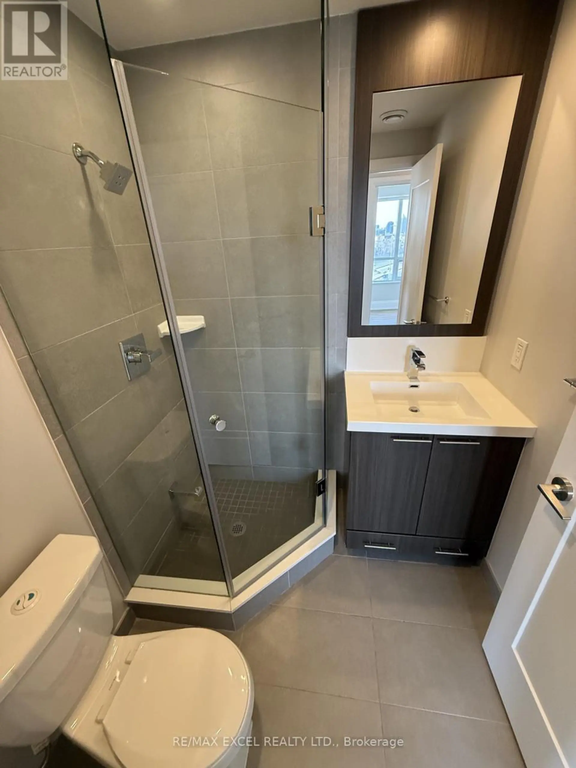 #906 120 HARRISON GARDEN BOULEVARD - Image 10