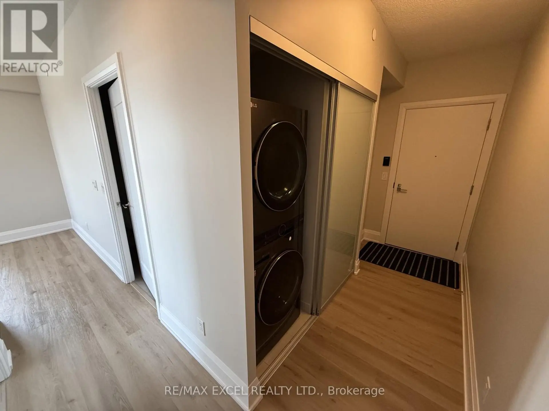 #906 120 HARRISON GARDEN BOULEVARD - Image 12