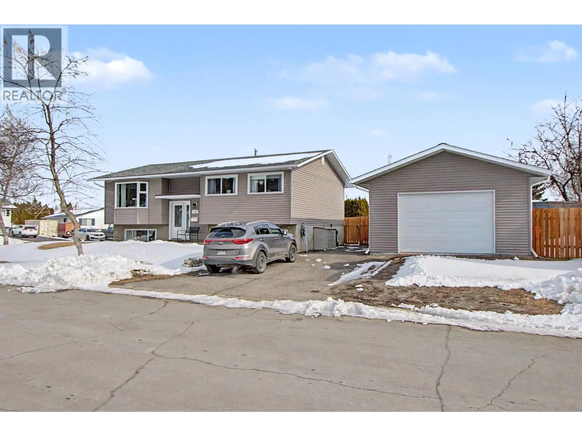 Property at 3952 ENEMARK CRESCENT, Prince George, BC