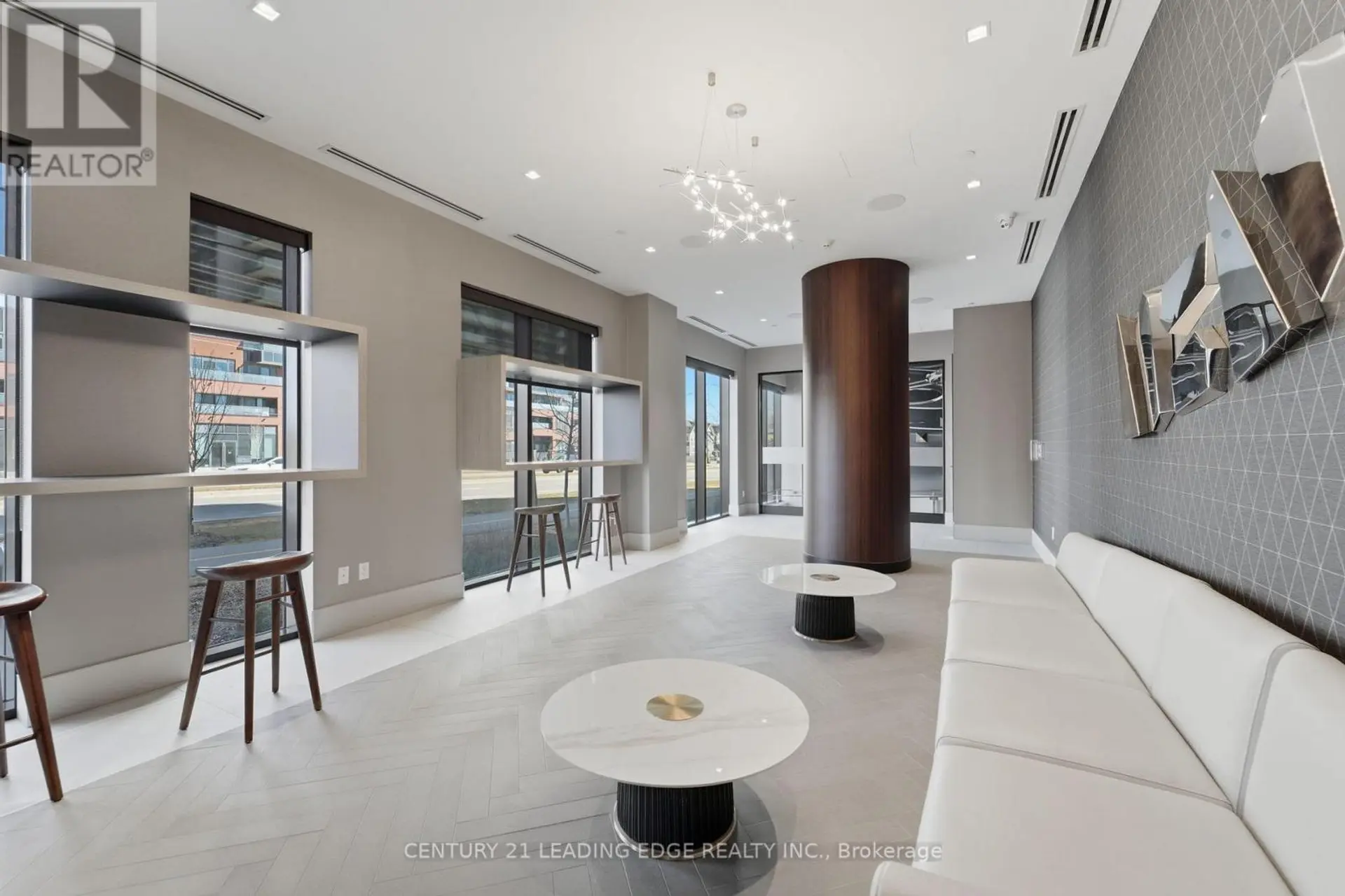#2516 2550 SIMCOE STREET N - Image 2