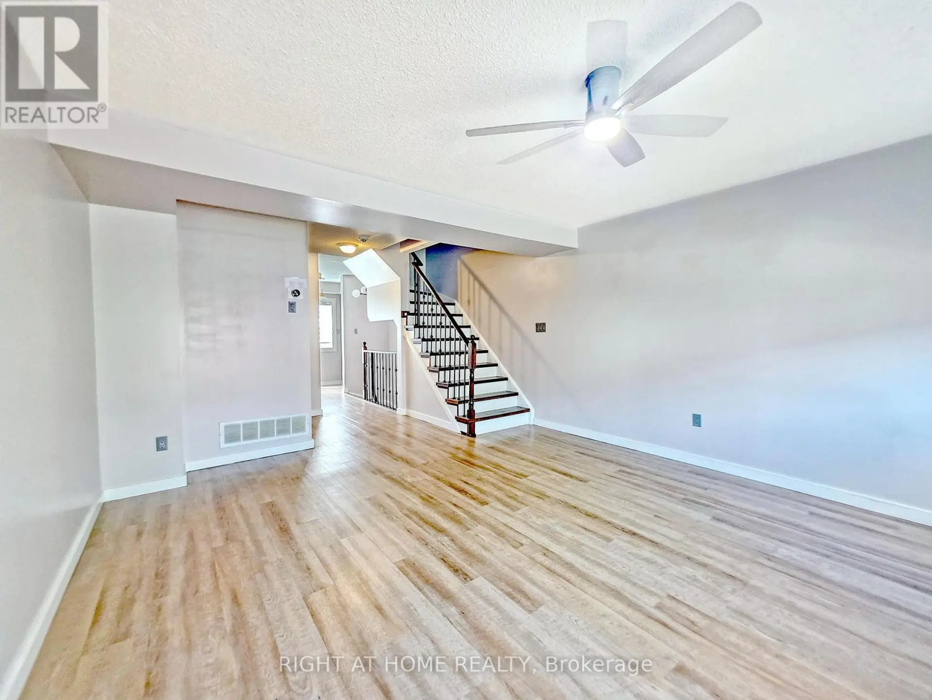 98 SPADINA ROAD - Image 12