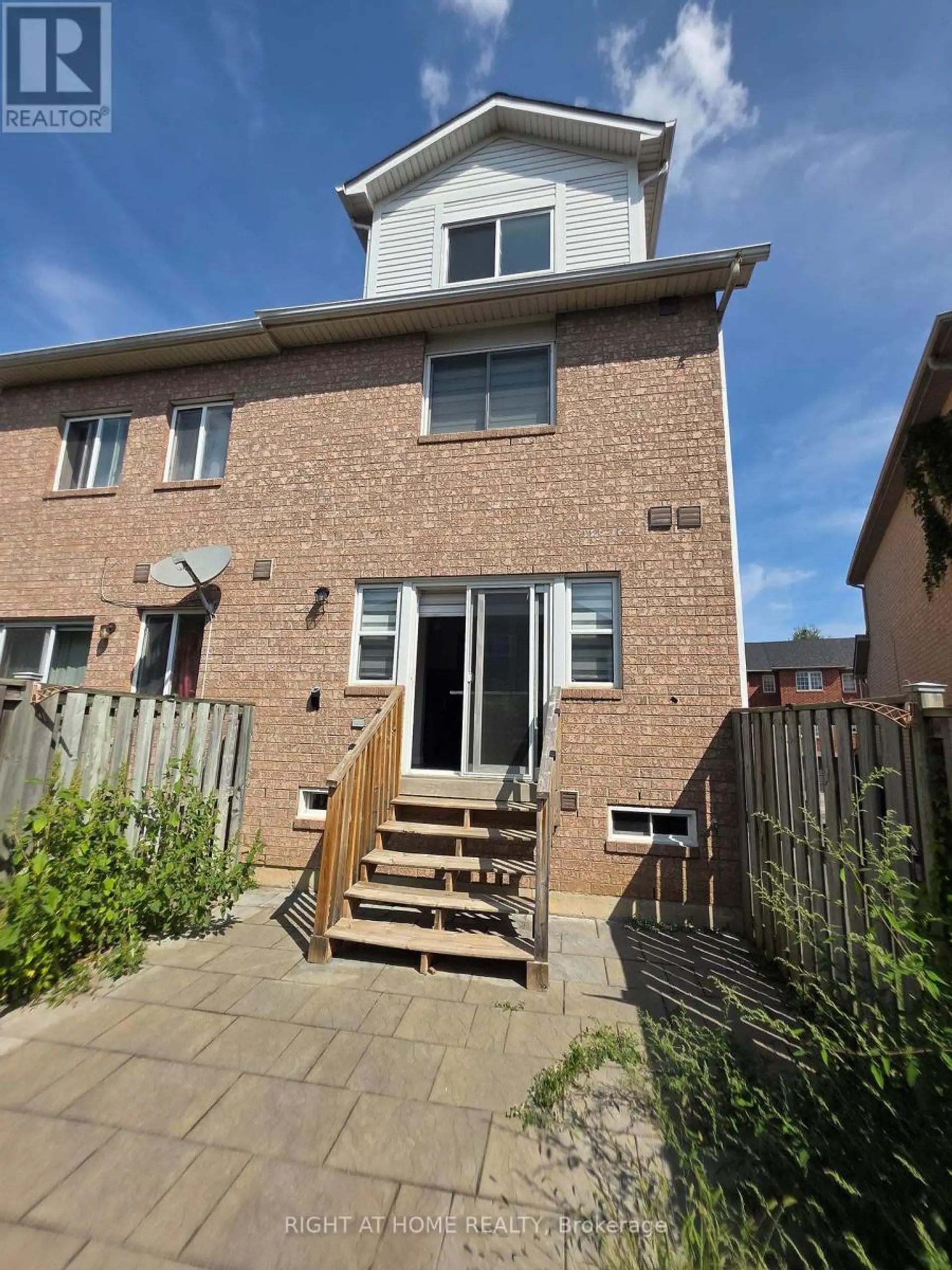 98 SPADINA ROAD - Image 2