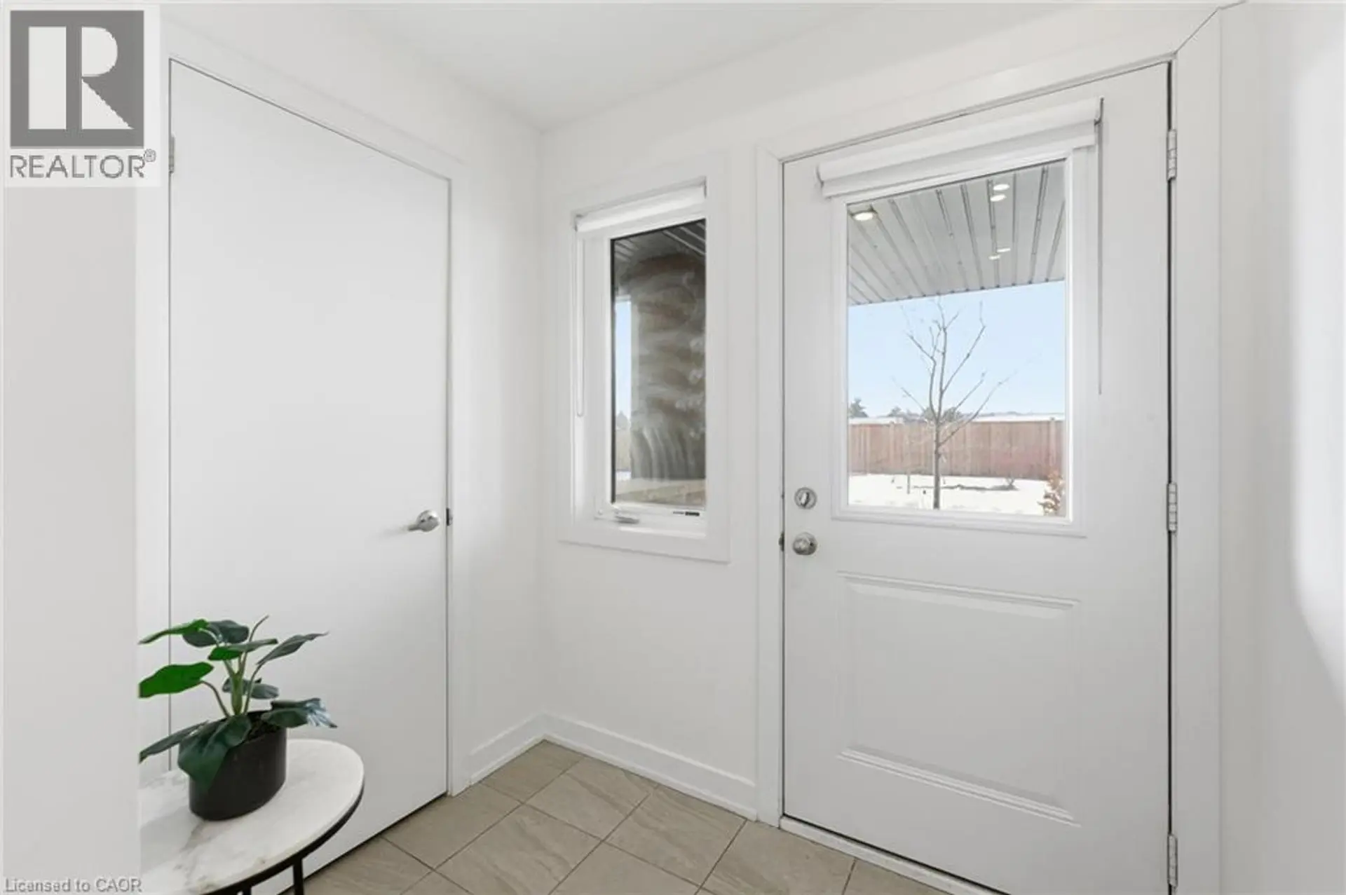 #44 590 NORTH SERVICE ROAD - Image 16