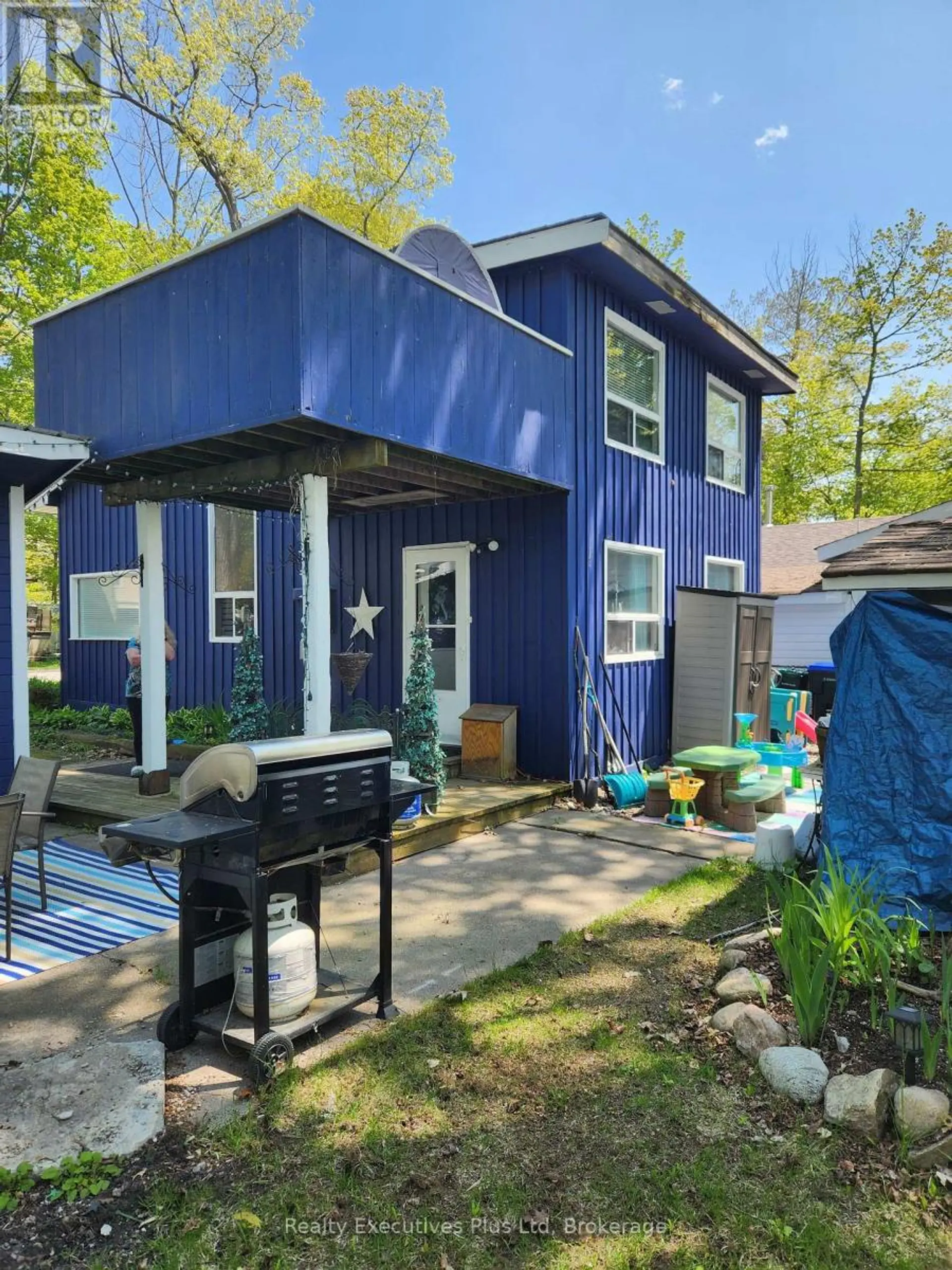 48 TINY BEACHES ROAD N - Image 1