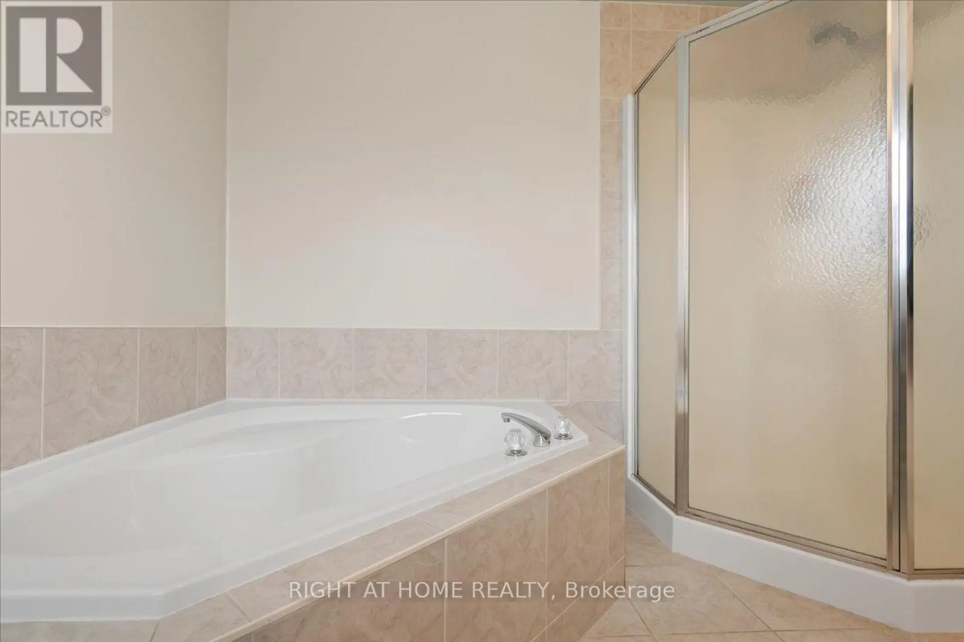 7 MICHAEL CRESCENT - Image 11