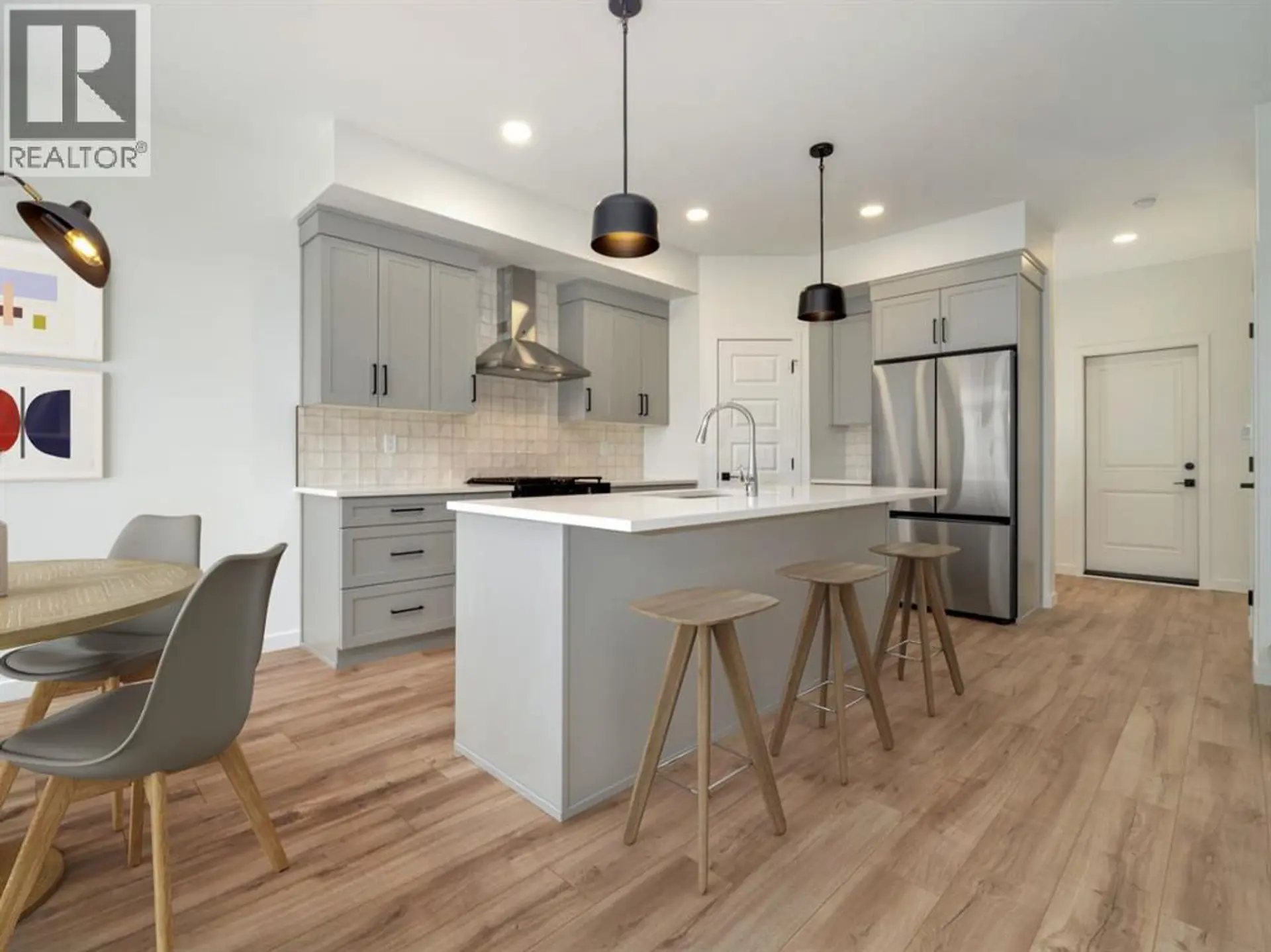 4324 25 AVENUE S - Image 1