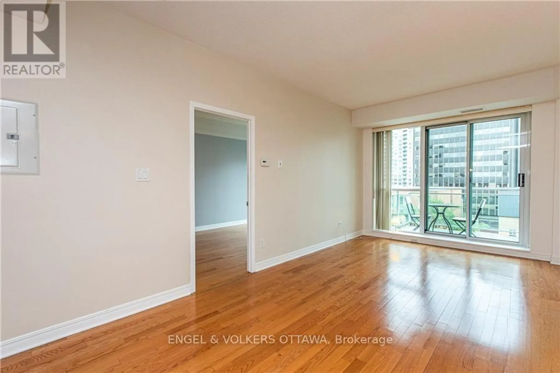 #602 134 YORK STREET - Image 8