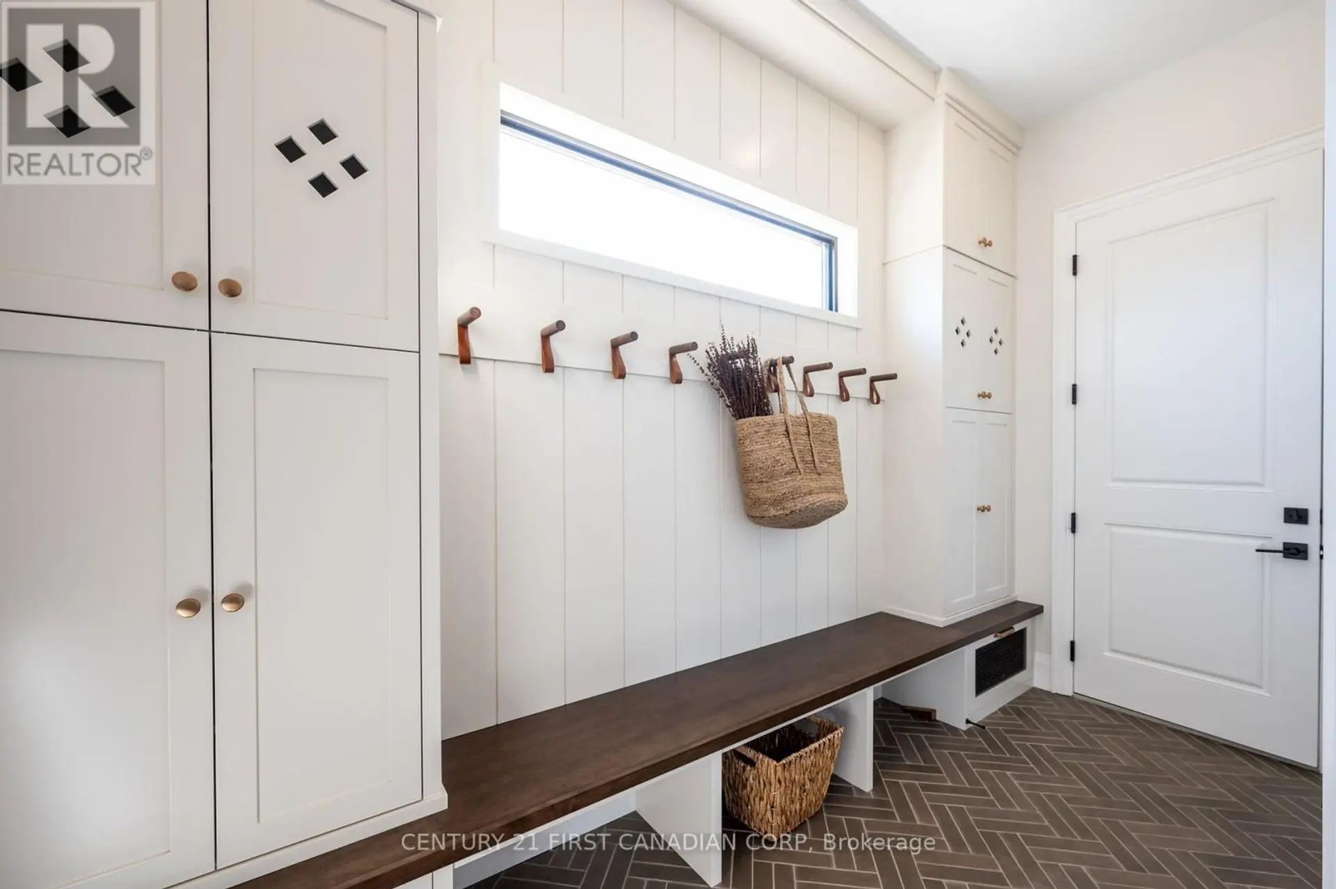 240 FOXBOROUGH PLACE - Image 8