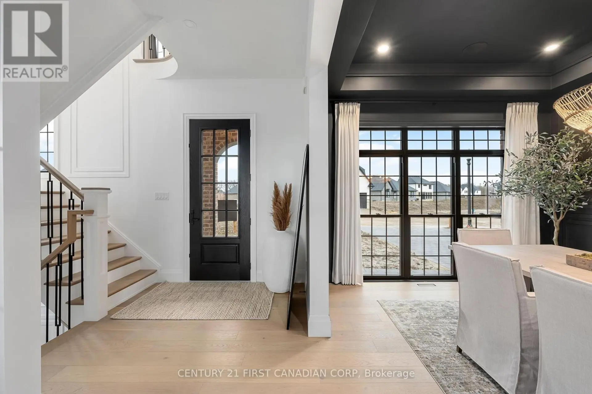 204 FOXBOROUGH PLACE - Image 3